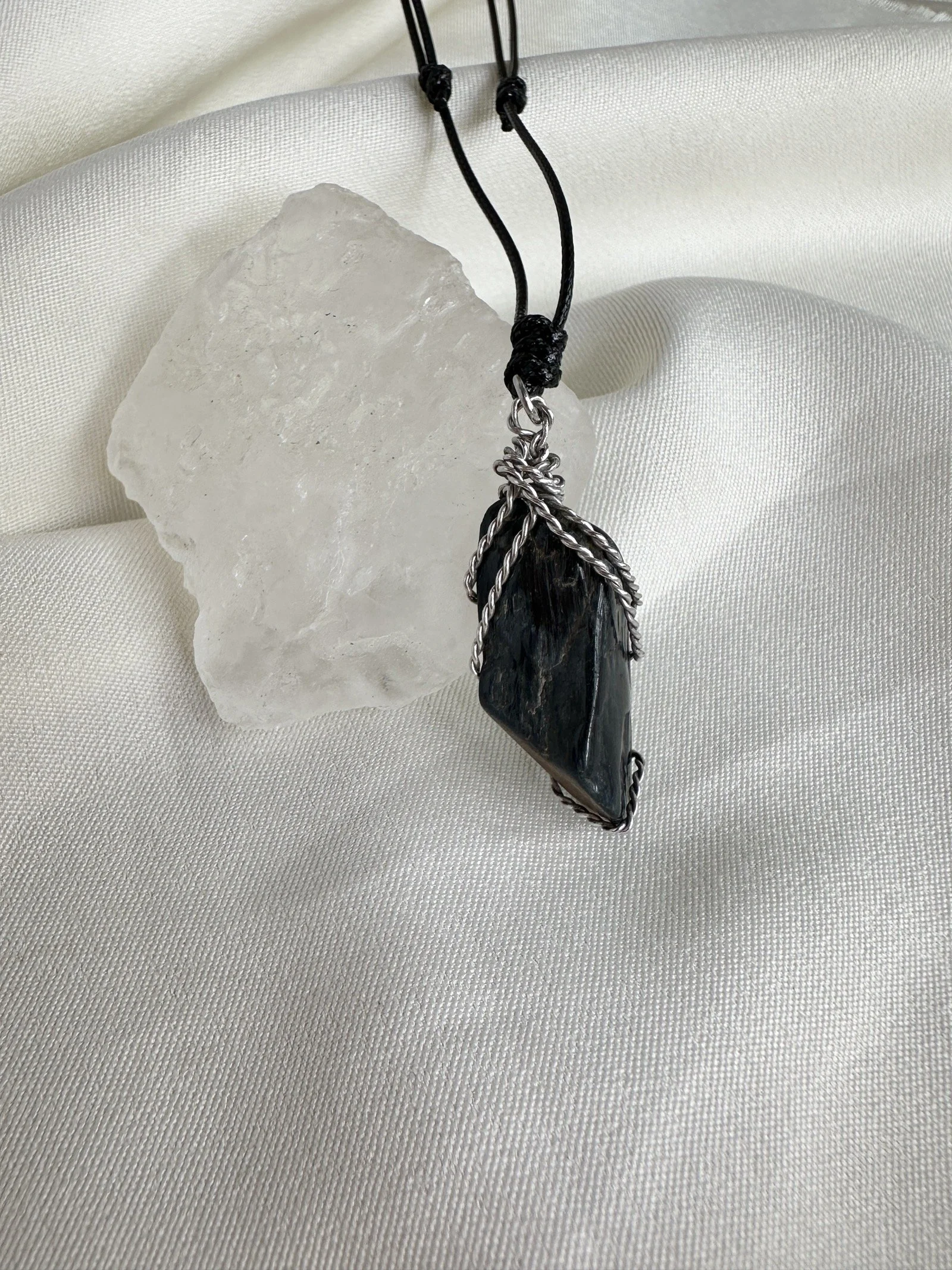 natural-hawk-eye-pendant-phuket.JPG