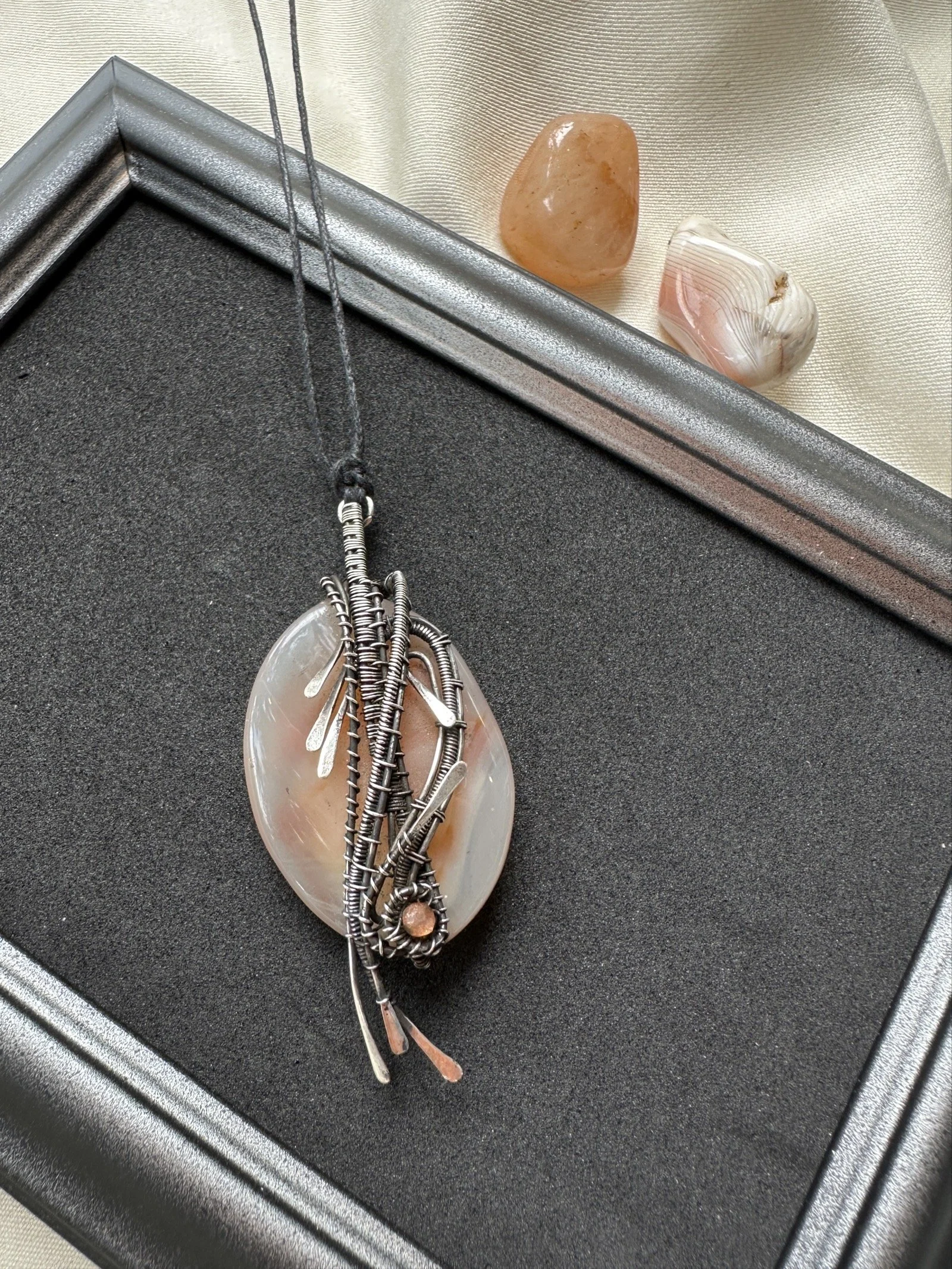 Silver-wire-wrapped-agate-necklace.JPG