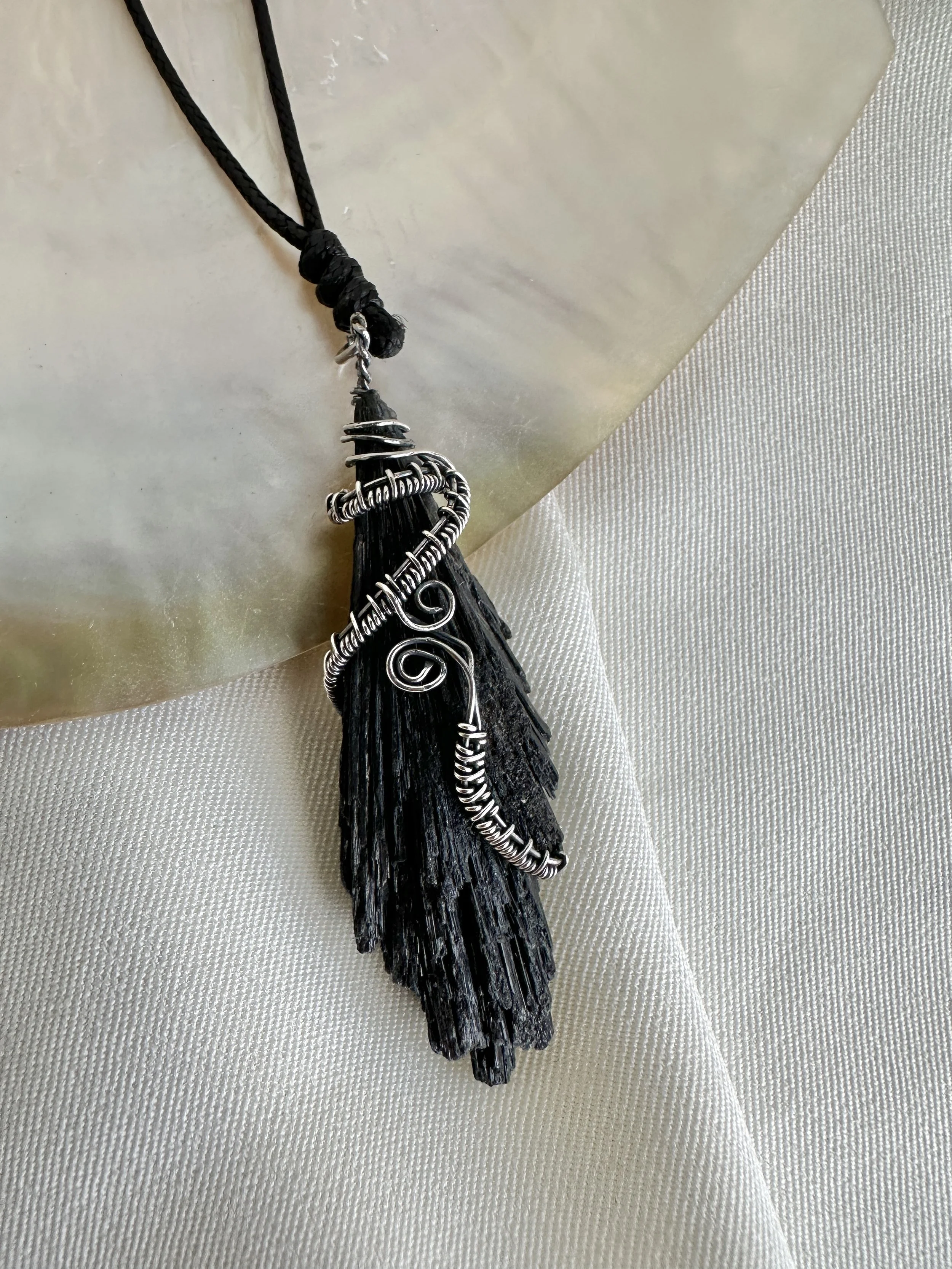 natural-black-kyanite-pendant.JPG
