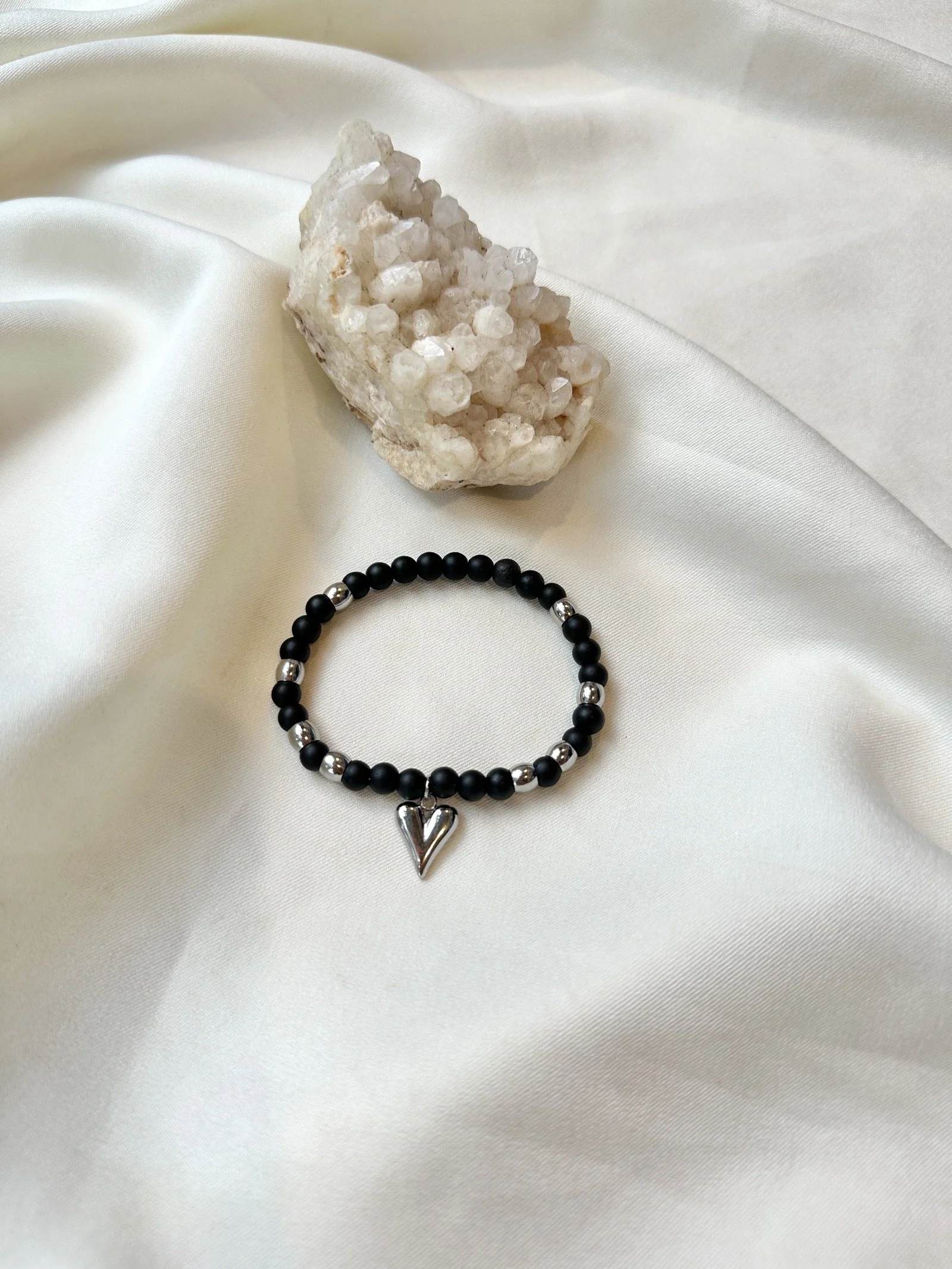 black-agate-grounding-bracelet-heart-charm.JPG
