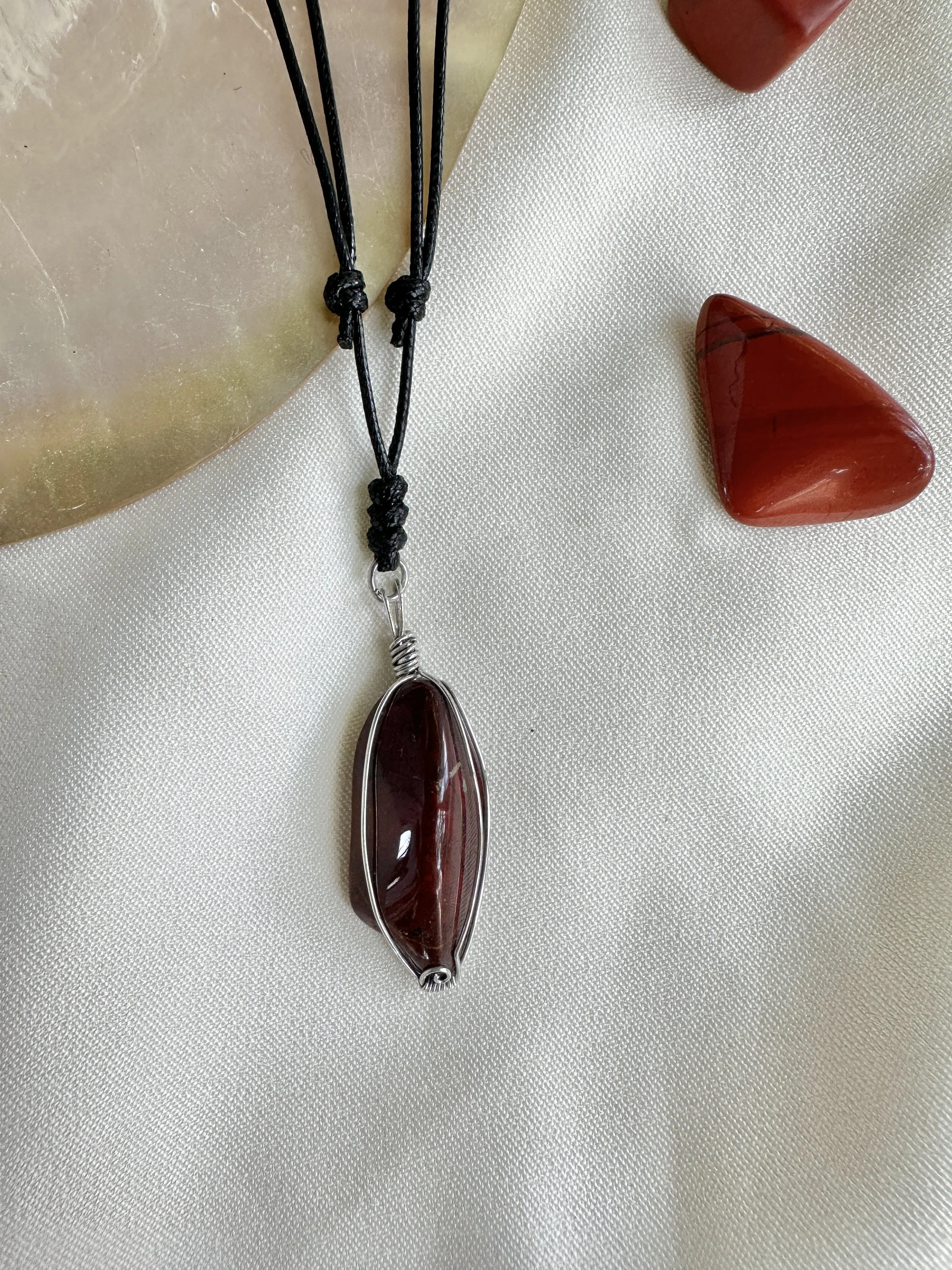 mahogany-obsidian-zodiac-crystal-stone.JPG