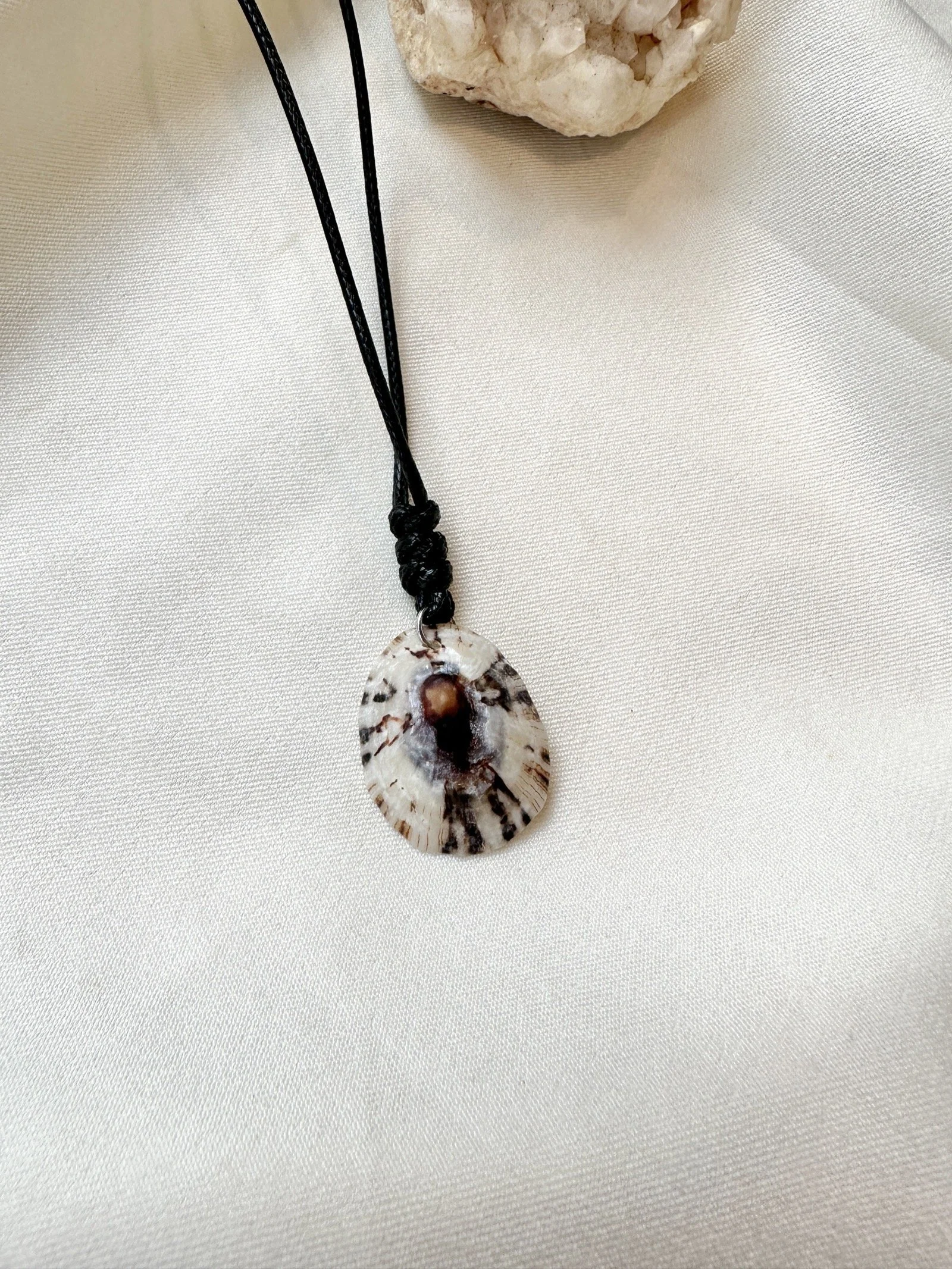 tropical-shell-pearl-necklace-phuket.JPG