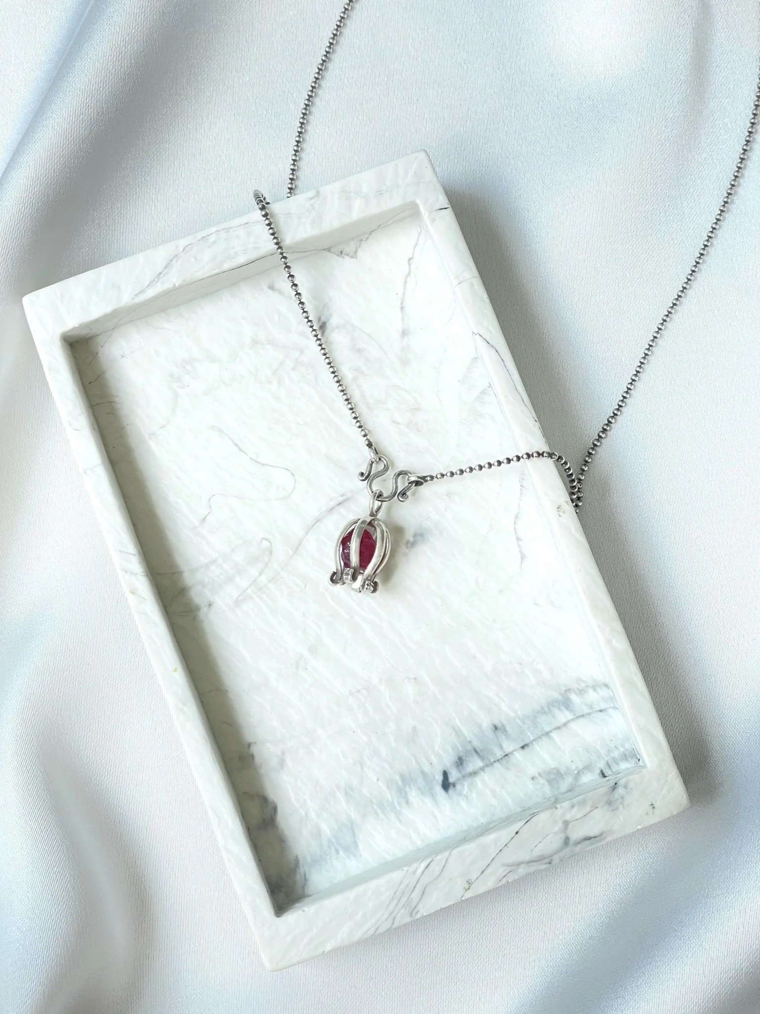 raw-garnet-silver-necklace-detail.jpg