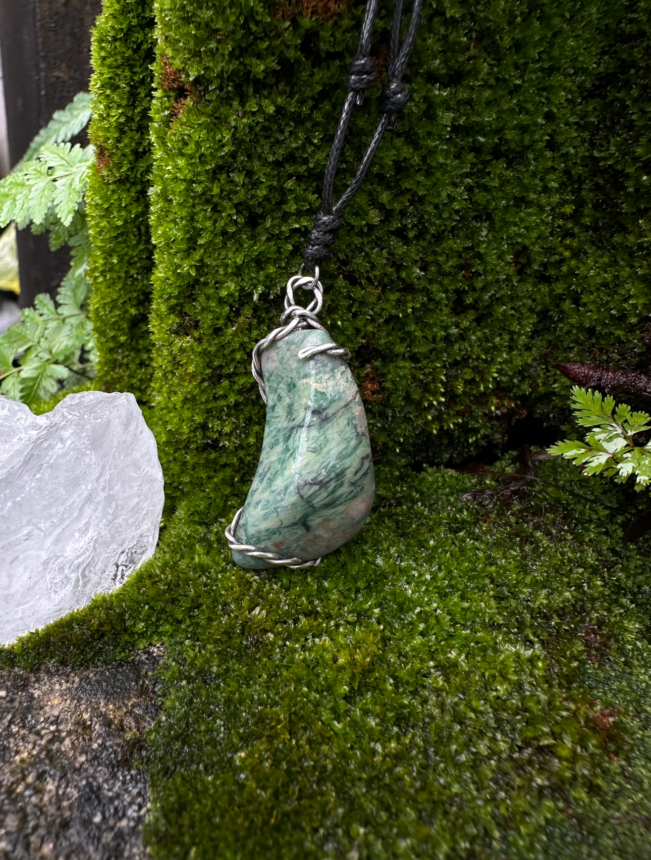 green-jasper-wire-wrapped-crystal-pendant.PNG