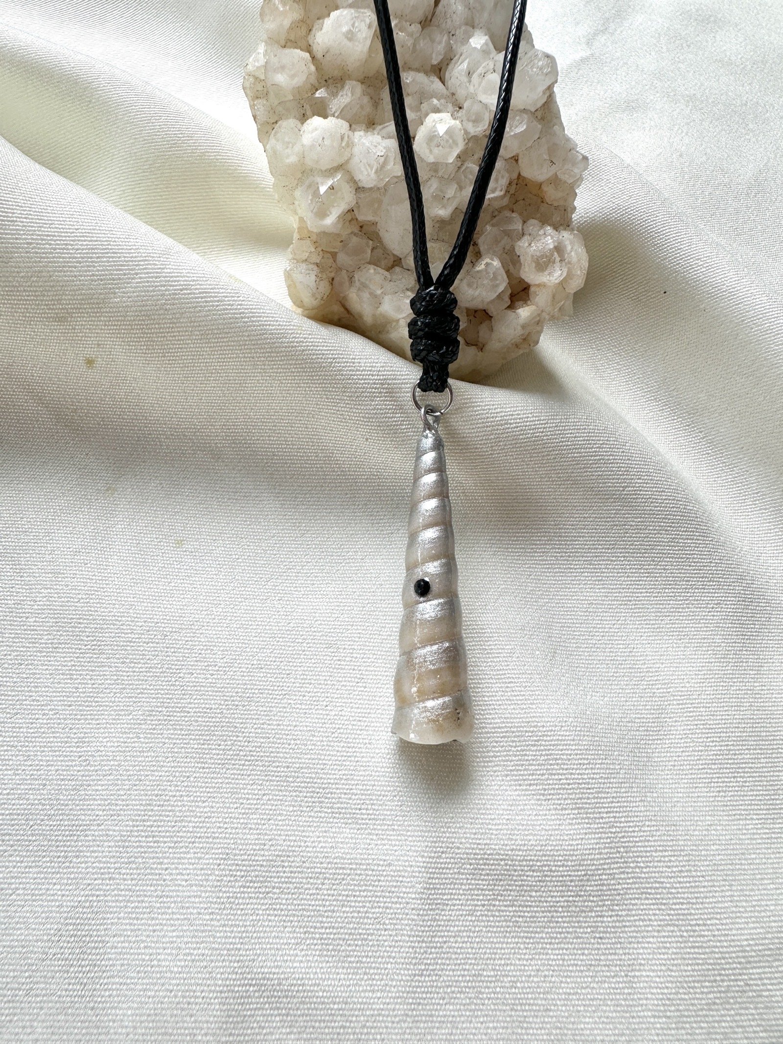 spiral-shell-pendant-necklace-zodiac-phuket-01.JPG