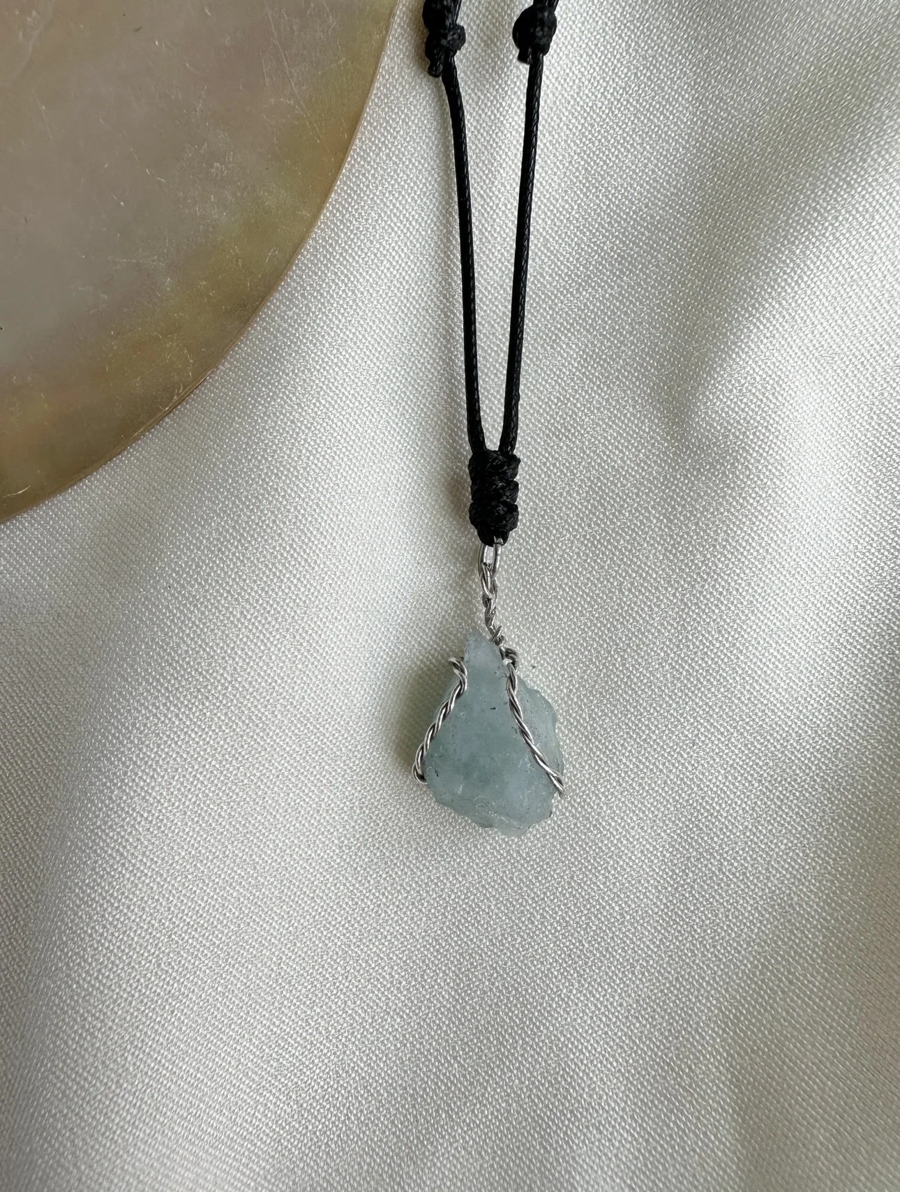 aquamarine-zodiac-crystal-stone.jpg