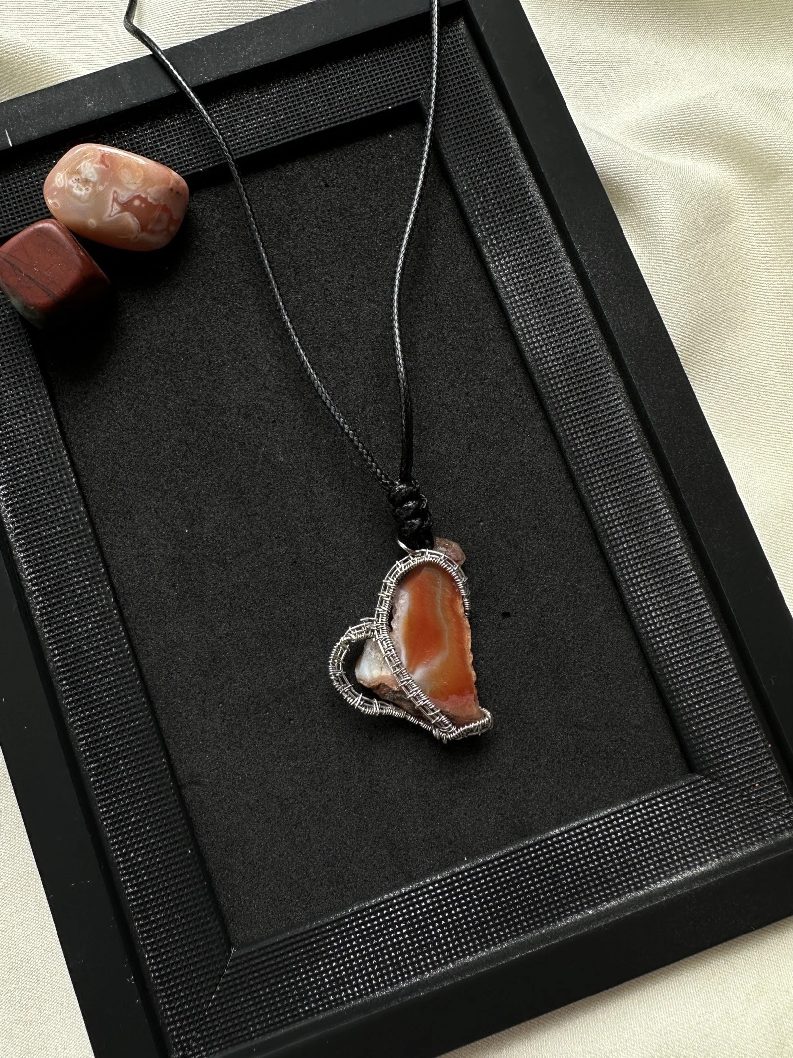 unique-agate-heart-gemstone-pendant.JPG