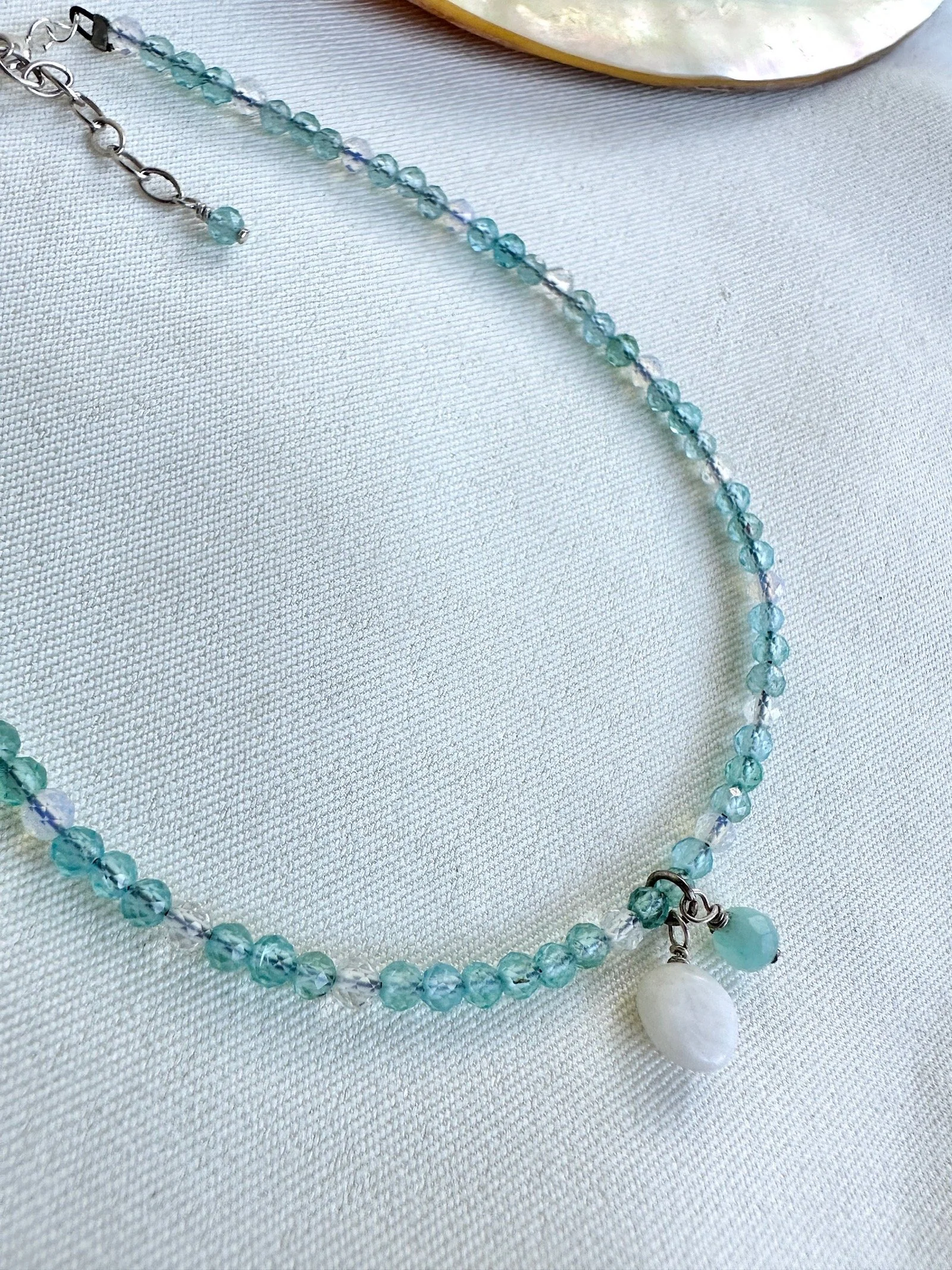 minimalist-blue-apatite-sterling-silver-anklet.JPEG