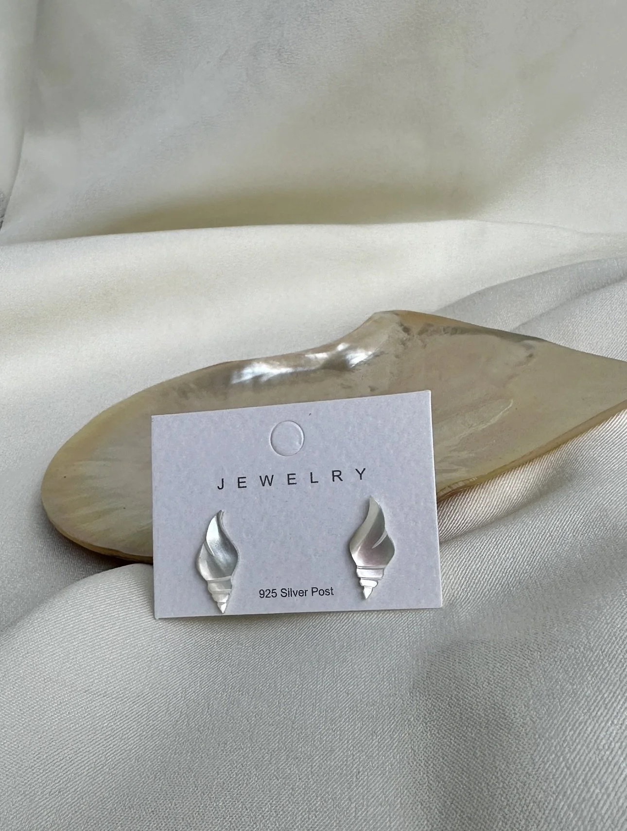 minimalist-shell-earrings-silver.jpg