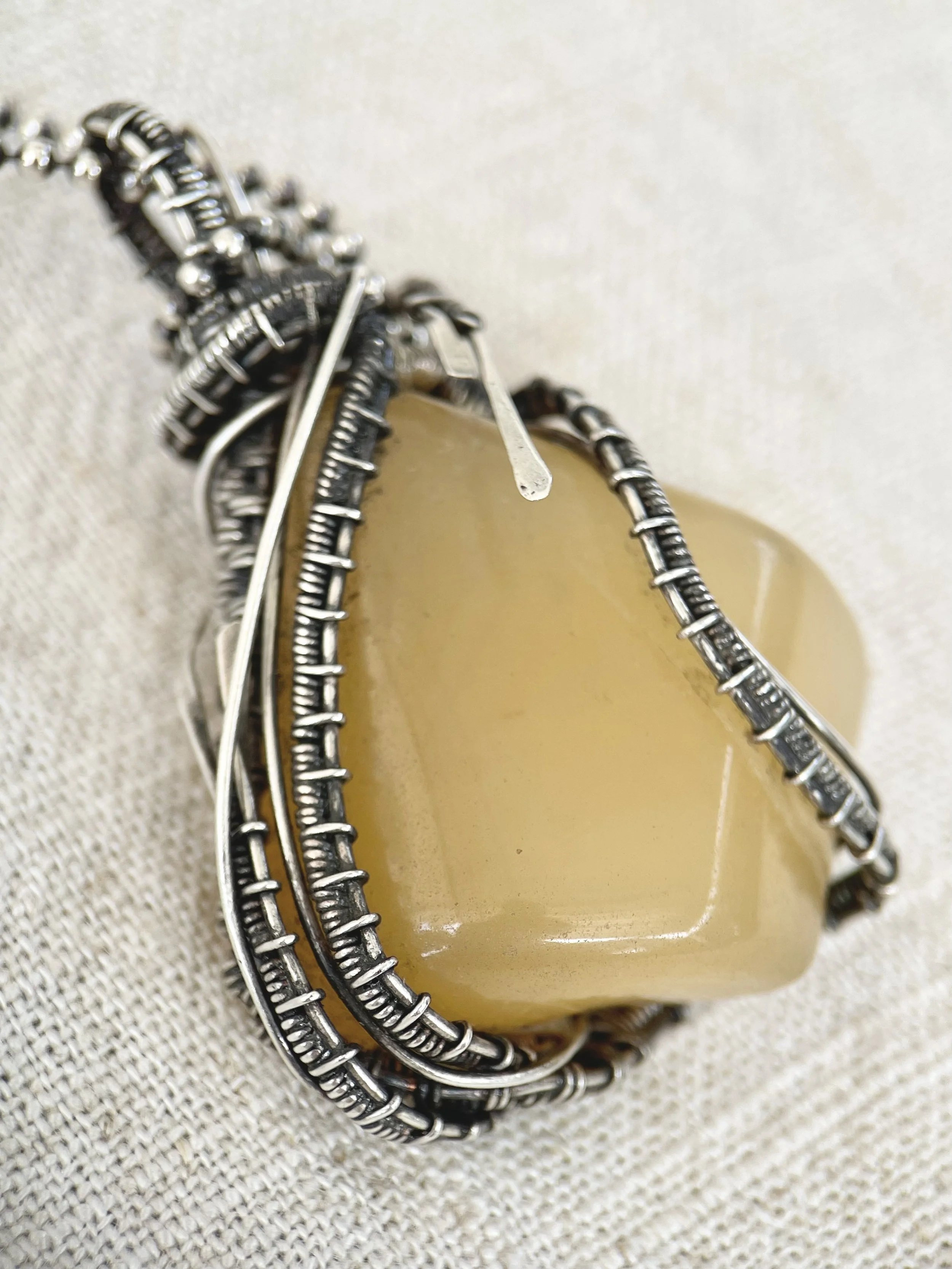 yellow-calcite-necklace-detail.jpg