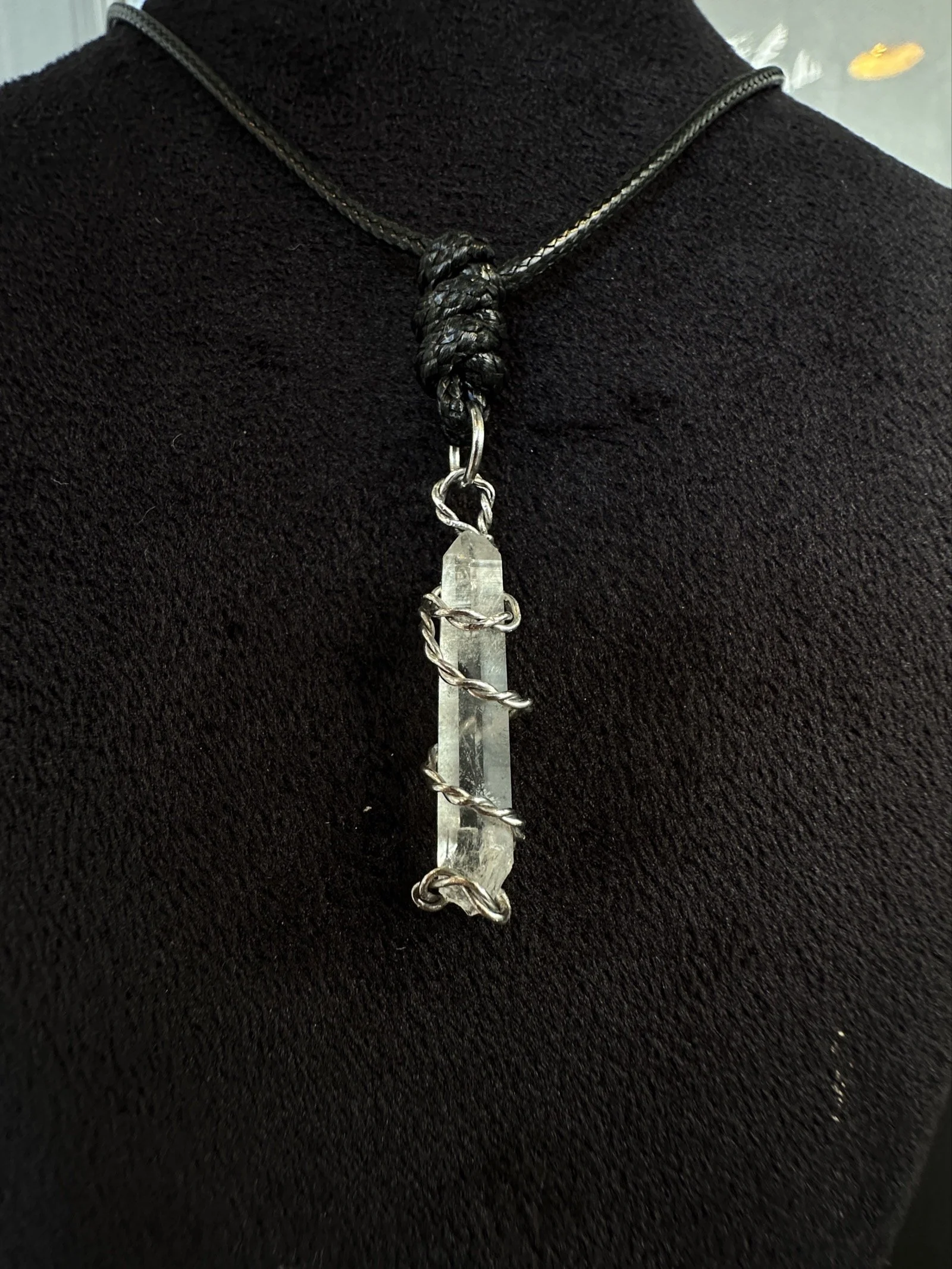 natural-quartz-crystal-point-thailand.JPG