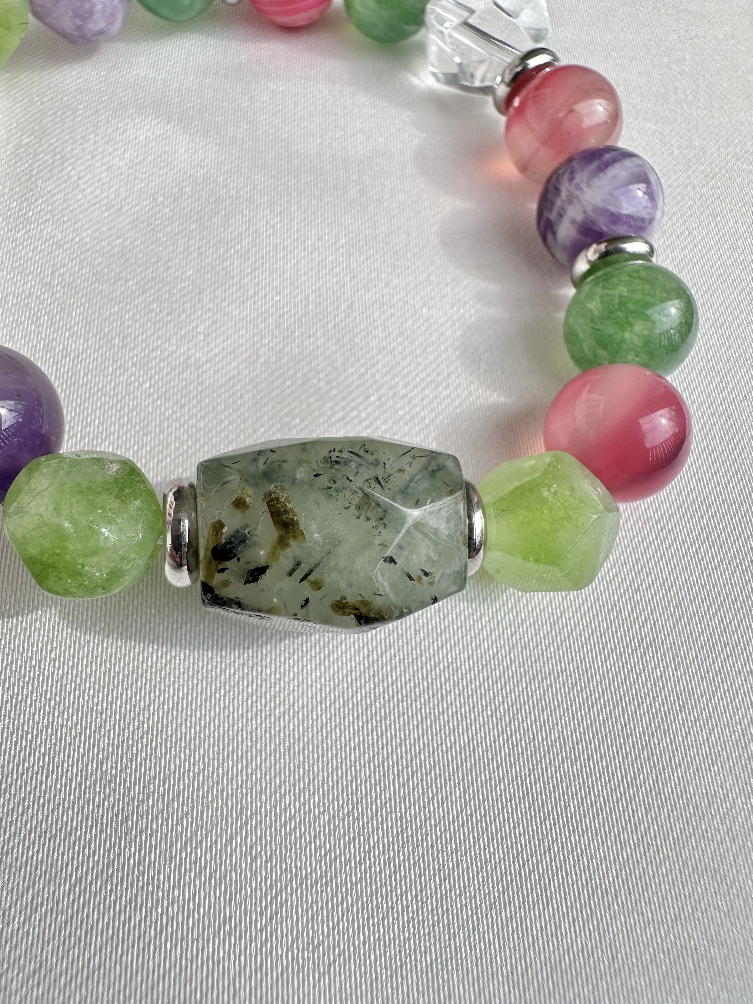 zodiac-phuket-prehnite-amethyst-bracelet.jpg