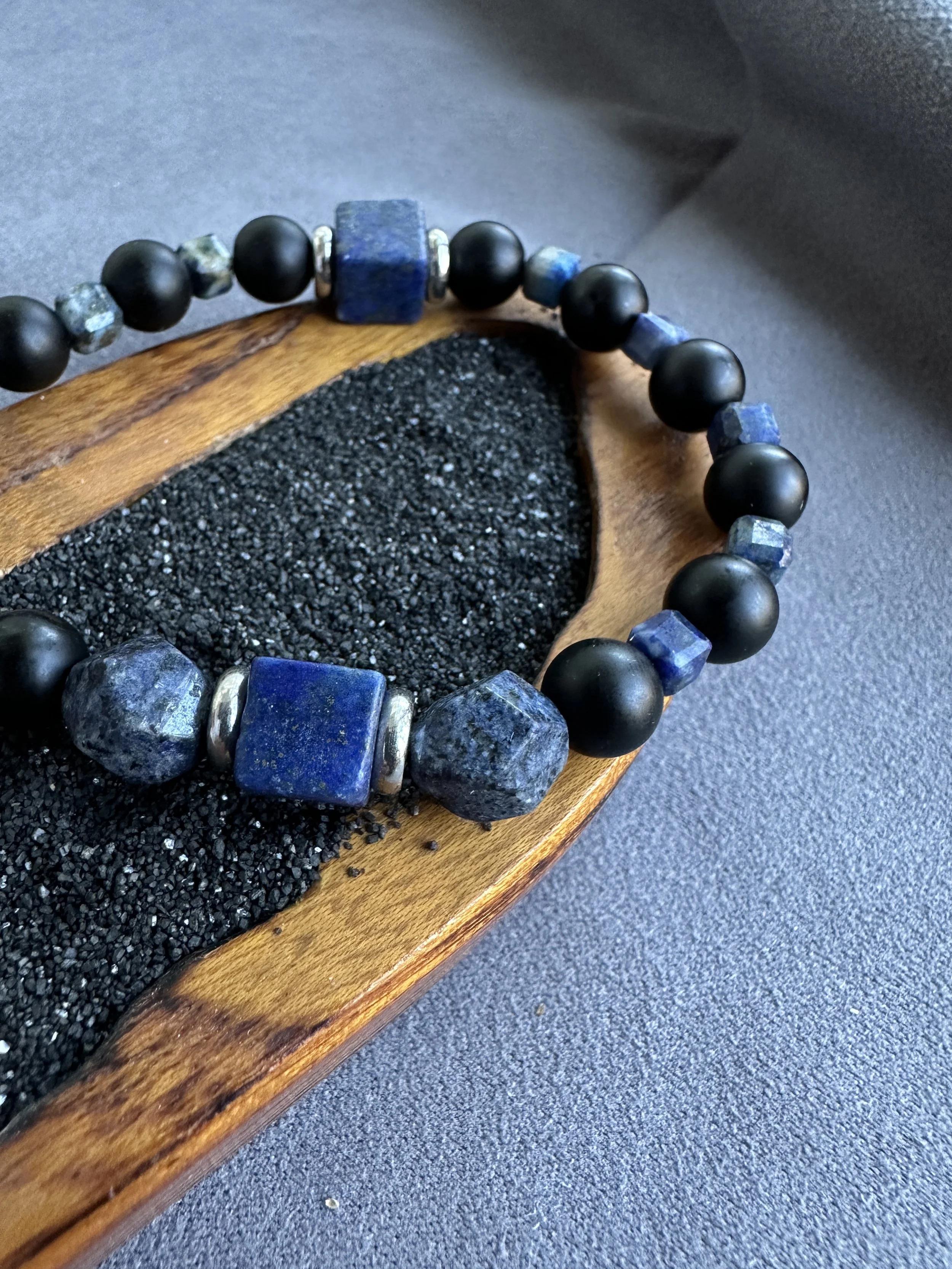 lapis-lazuli-black-agate-mens-bracelet.JPG