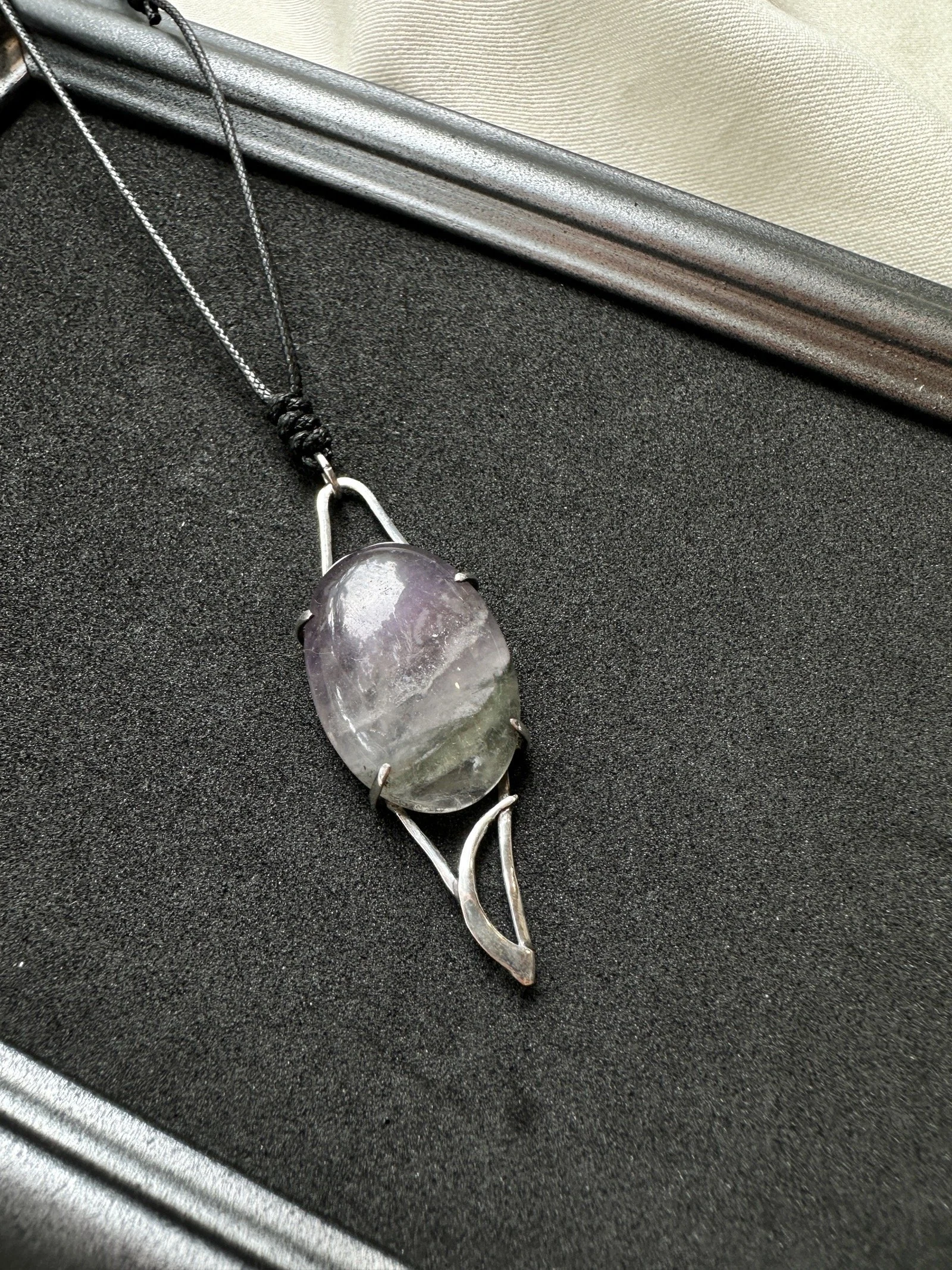 amethyst-silver-necklace-closeup.JPG