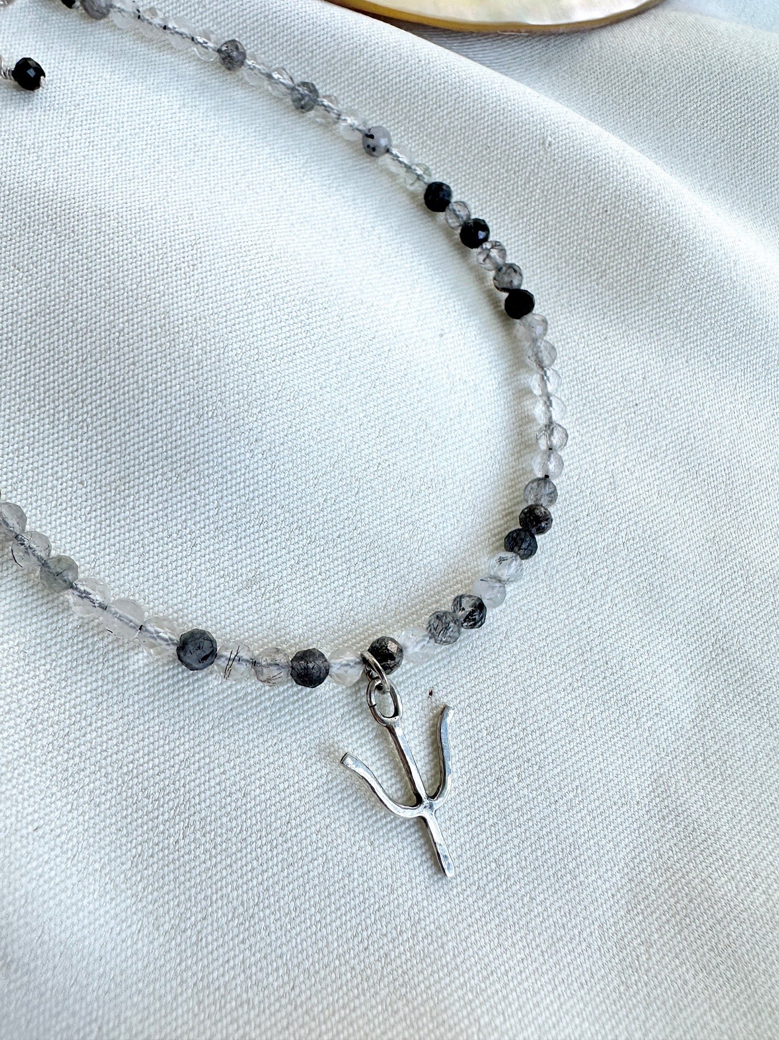 natural-rutilated-quartz-gemstone-pisces-anklet-for-women.JPEG