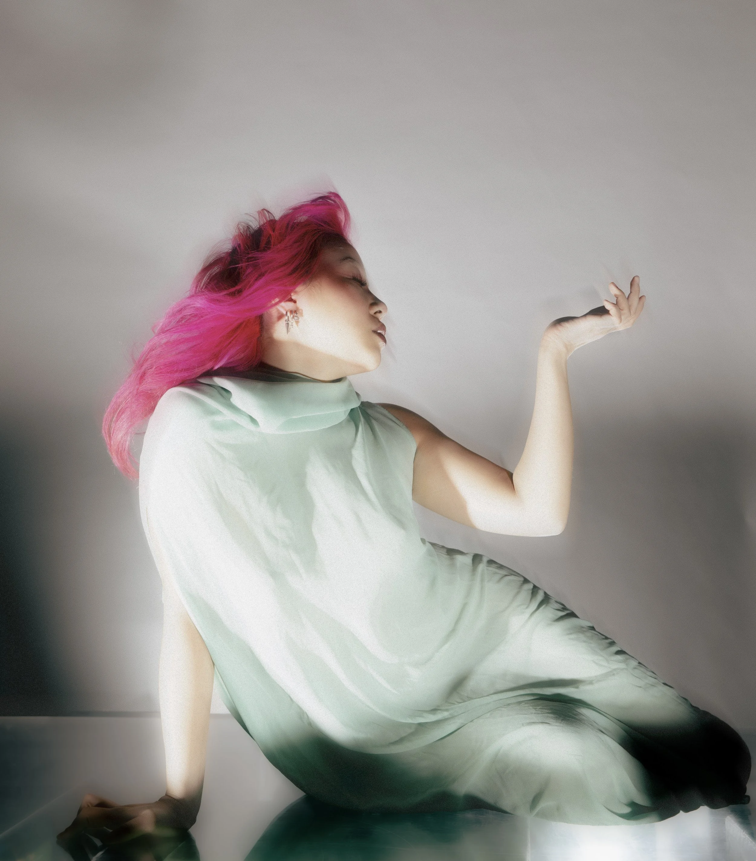 25-Cyn_Light_Dec_83423-Edit.jpg