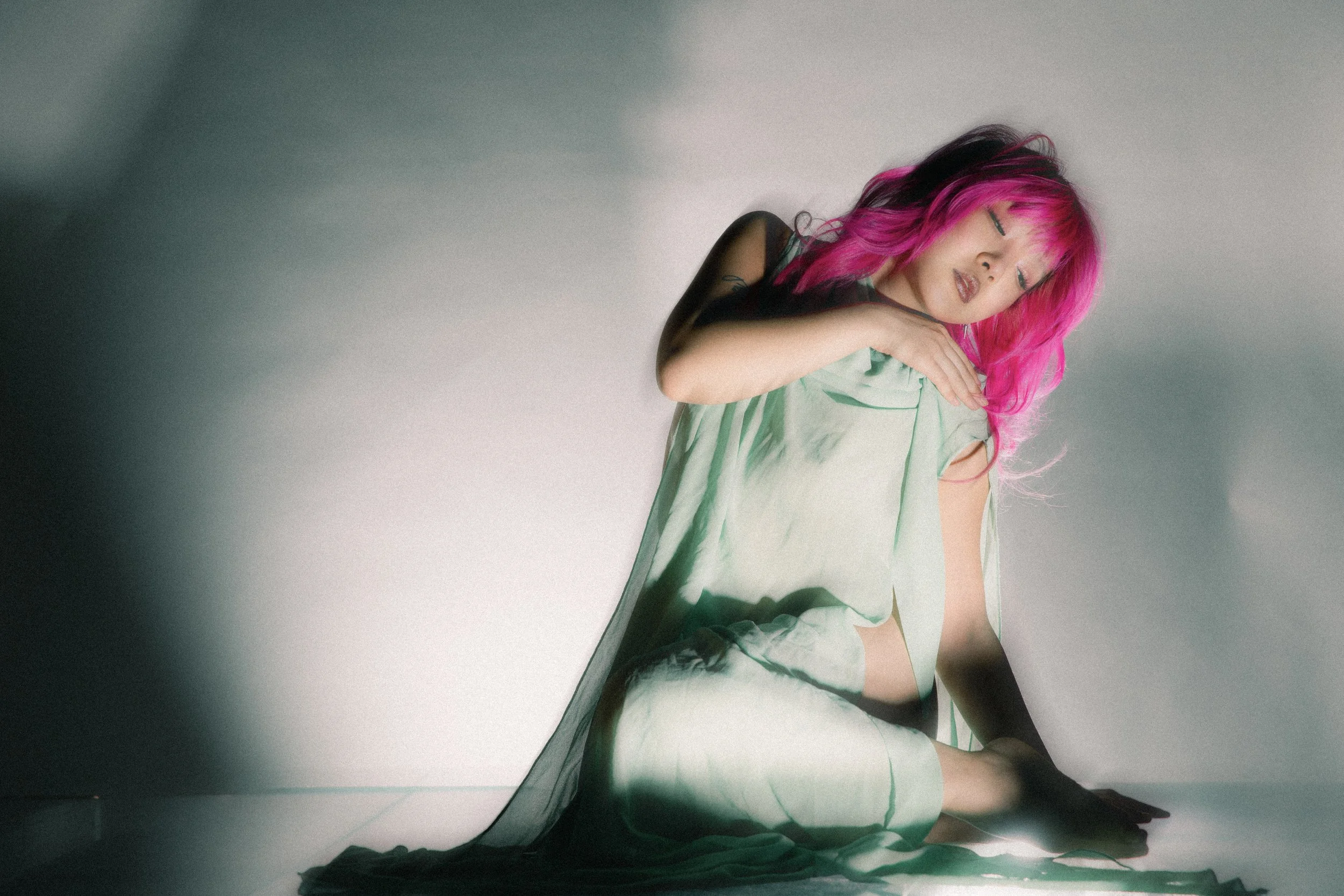 27-Cyn_Light_Dec_83376-Edit.jpg
