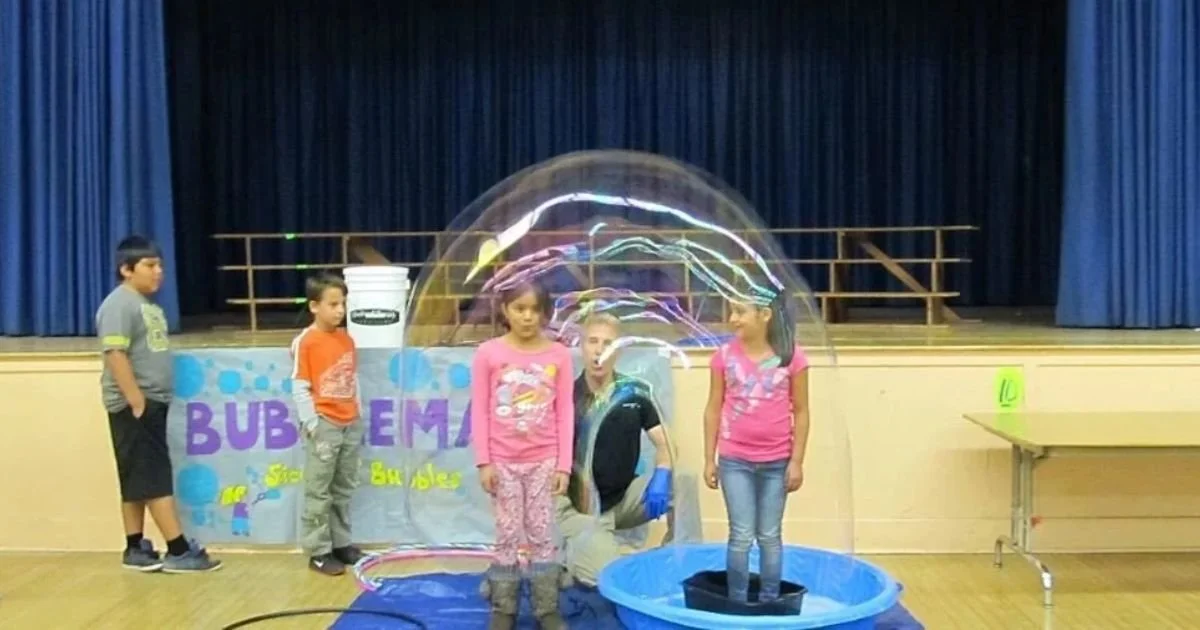 Bubble show entertainment in Los Angeles