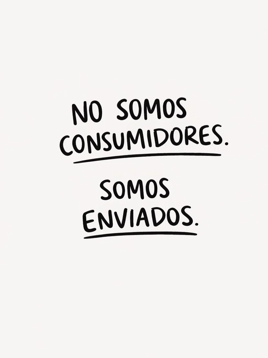 No estamos tratando de hacer iglesia diferente.
Estamos volviendo a lo esencial.

Menos consumo.
M&aacute;s obediencia.

Menos asistir.
M&aacute;s vivir.

La iglesia no es un lugar al que vas.
Es una vida que se comparte.

No esperes encontrar comuni