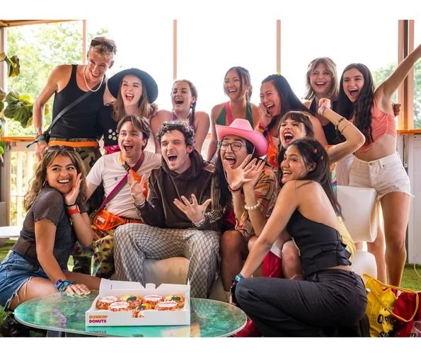 Lauv+With+Fans_mid.jpg