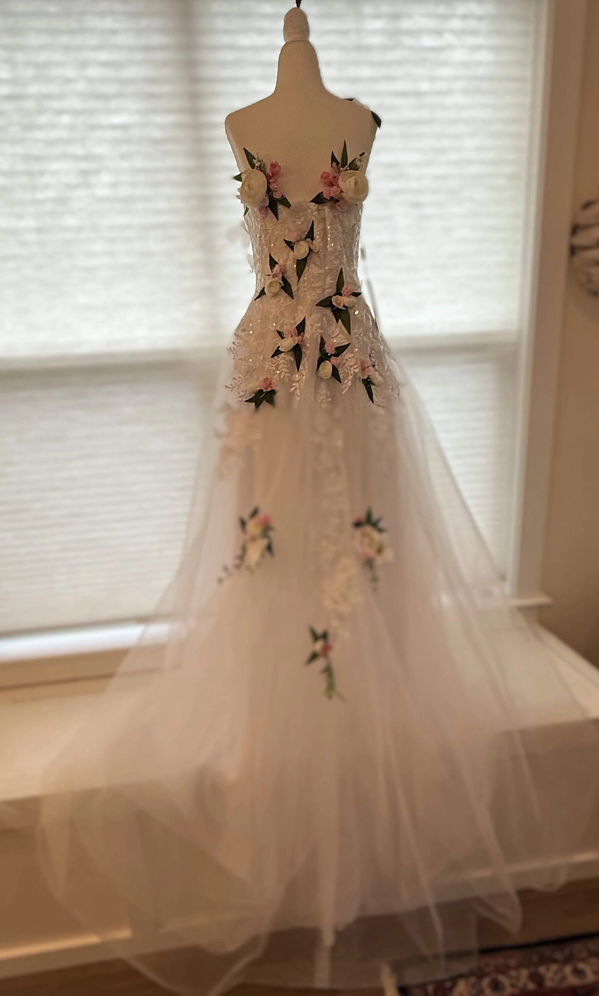 Wdding Dress flowers back.jpeg