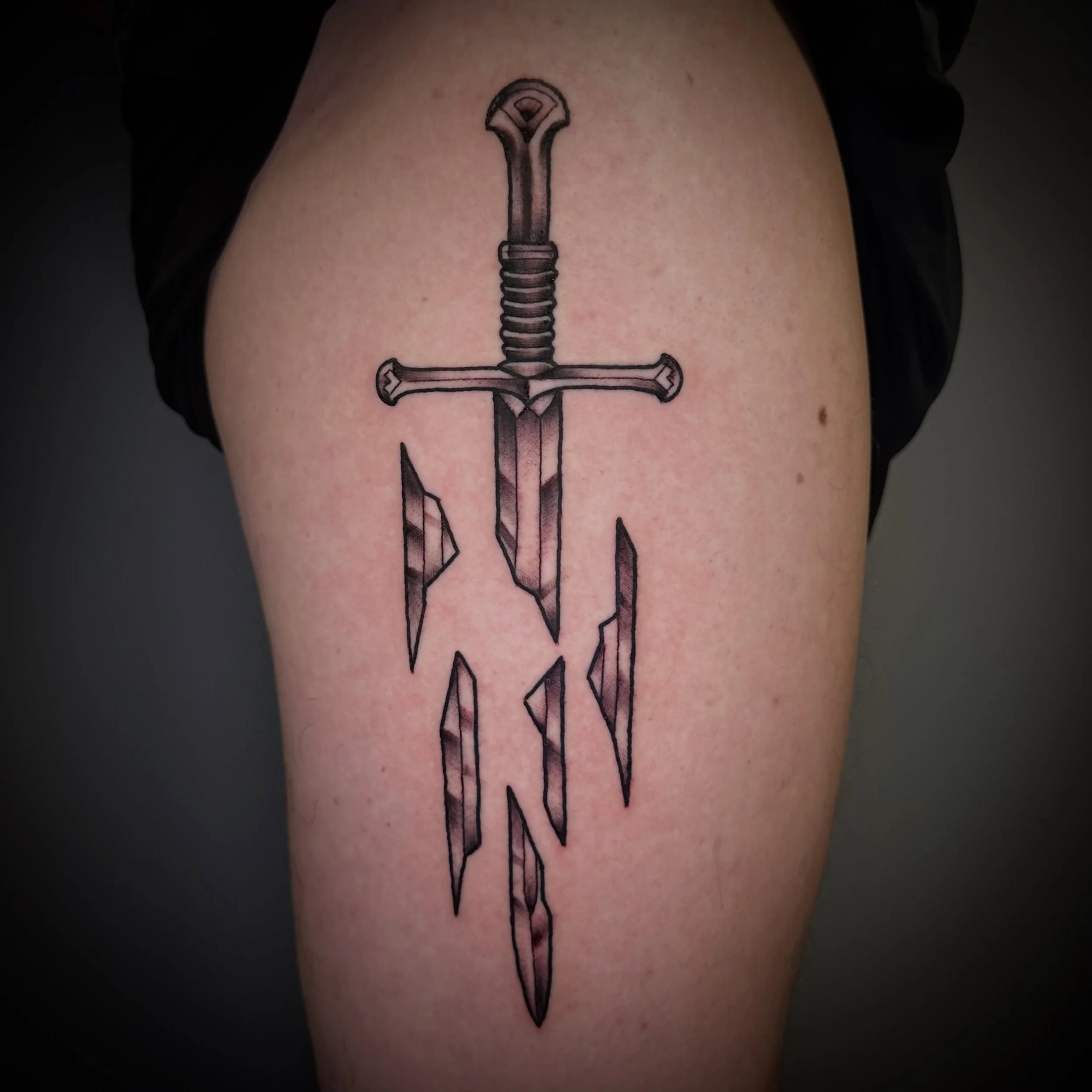Narsil for Ian. Thanks brother. Done @pinstruck_tattoos