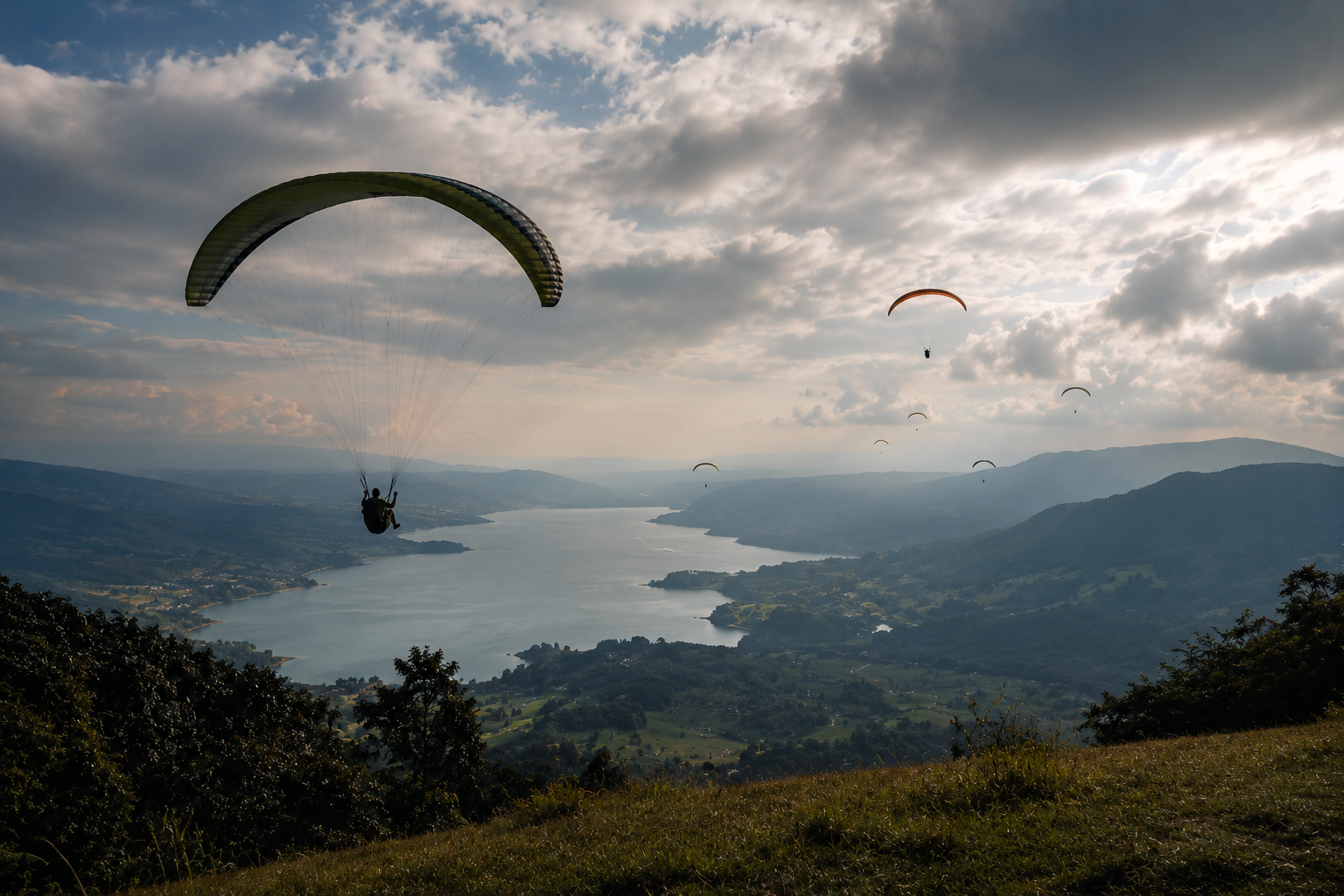 PARAGLIDING