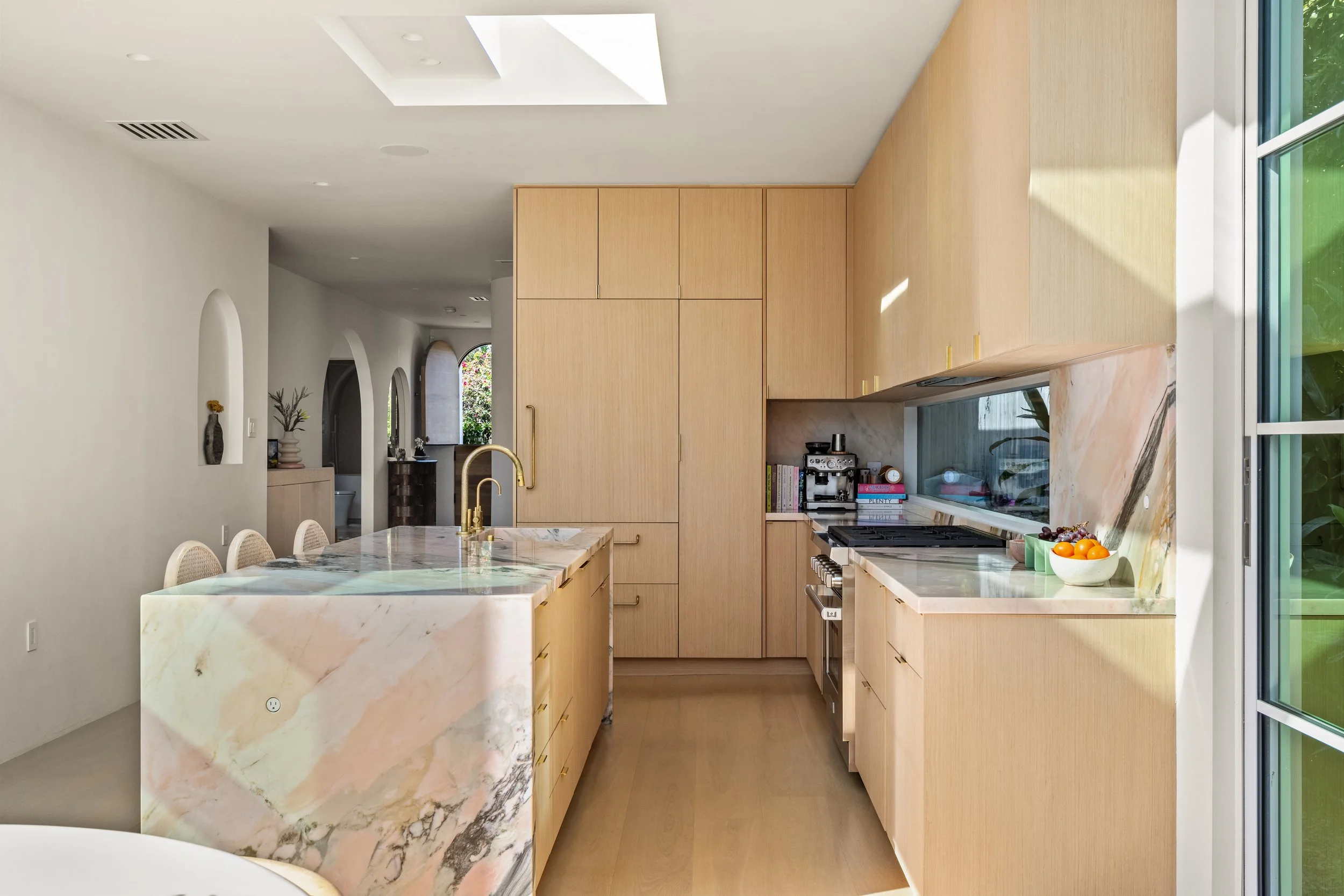 14-MINT_1048_Palms_Blvd_LA_CA.jpg