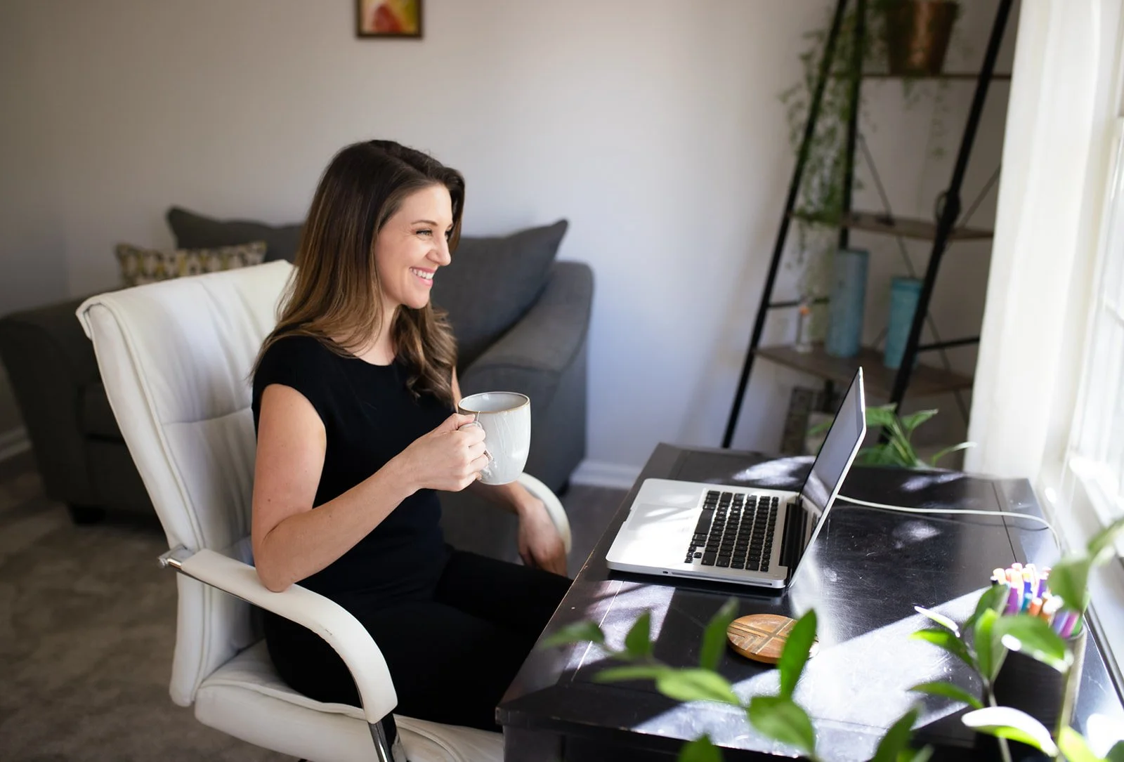 Hanna Woody providing Enneagram coaching to support personal growth