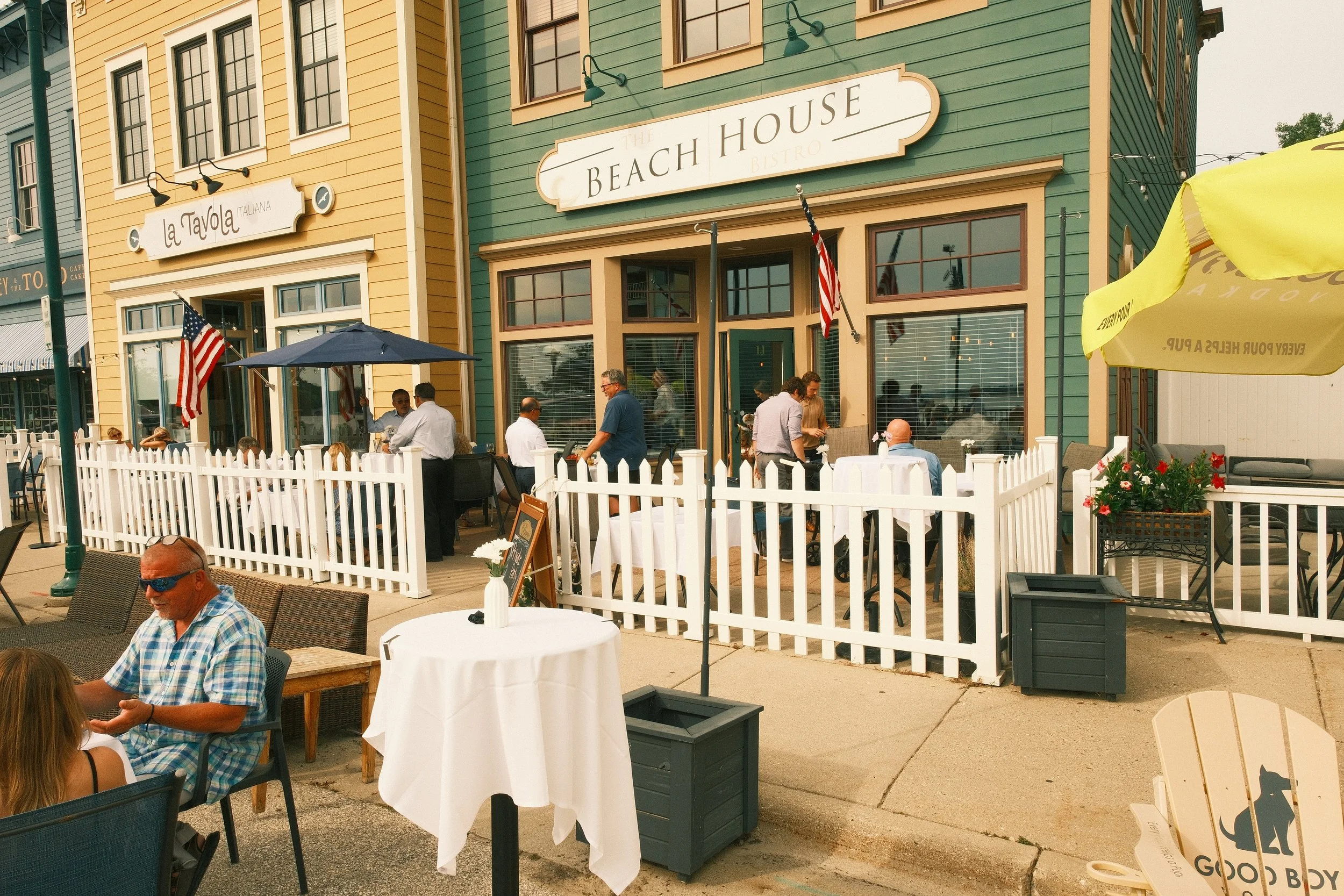 The Ultimate Lakeside Escape: Why The Beach House Bistro is Your Go-To Spot on Pewaukee Lake