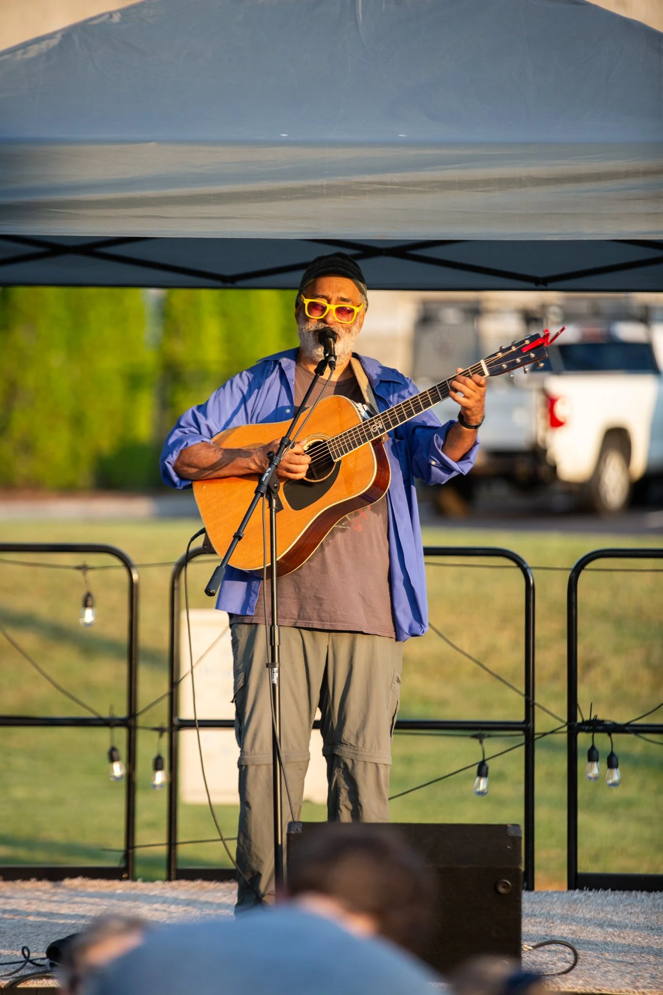 Vance Gilbert performs for the Music Alley crowd in the summer of 2023.