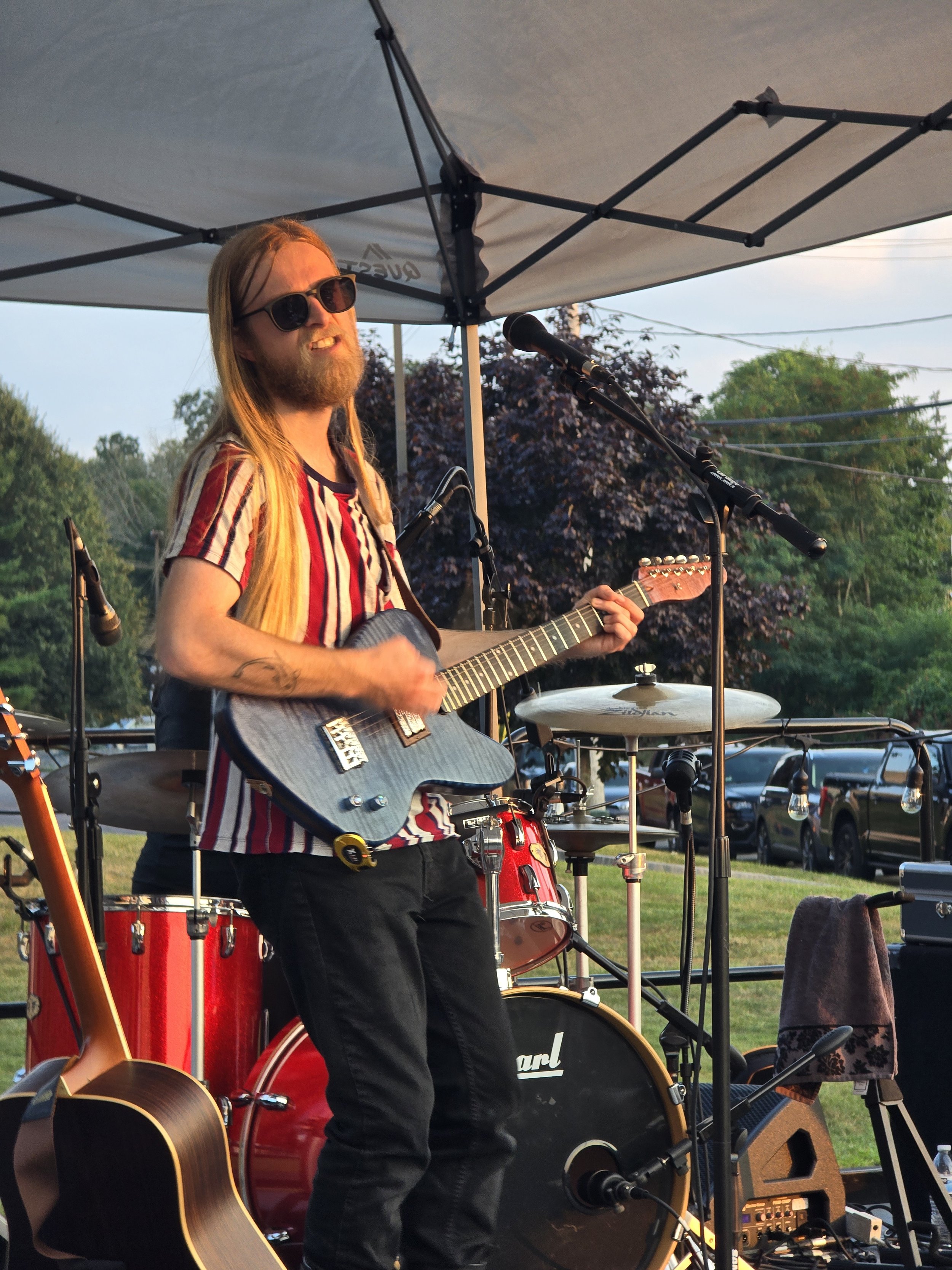 RJ McCarty playing live at Music Alley.