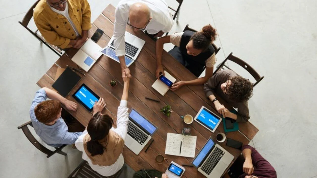 Agile Leadership Through Situational Mindsets