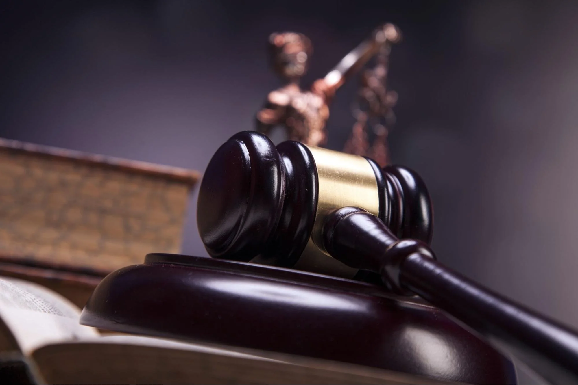 Charles Hart's Legal Experience Across Criminal, Civil, and Family Law