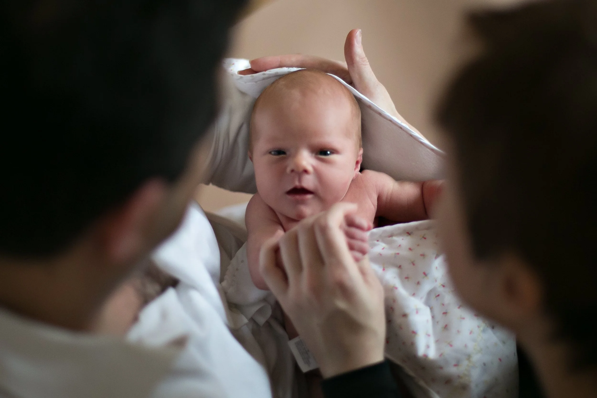 Newborn Photography at Home vs Studio — What Nobody Tells You