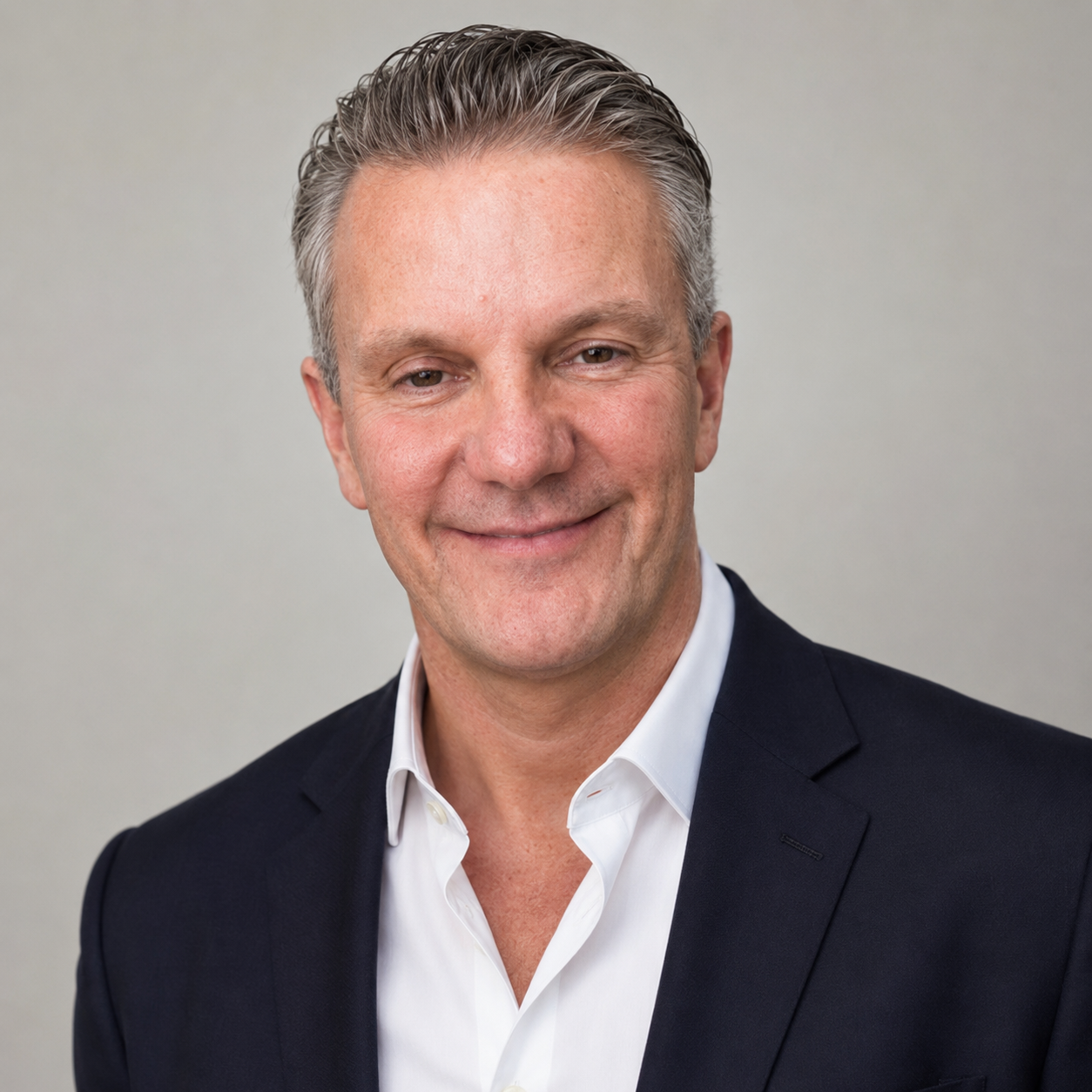Colin Hamilton, executive coach, supporting senior executives navigate change and transition in their careers.