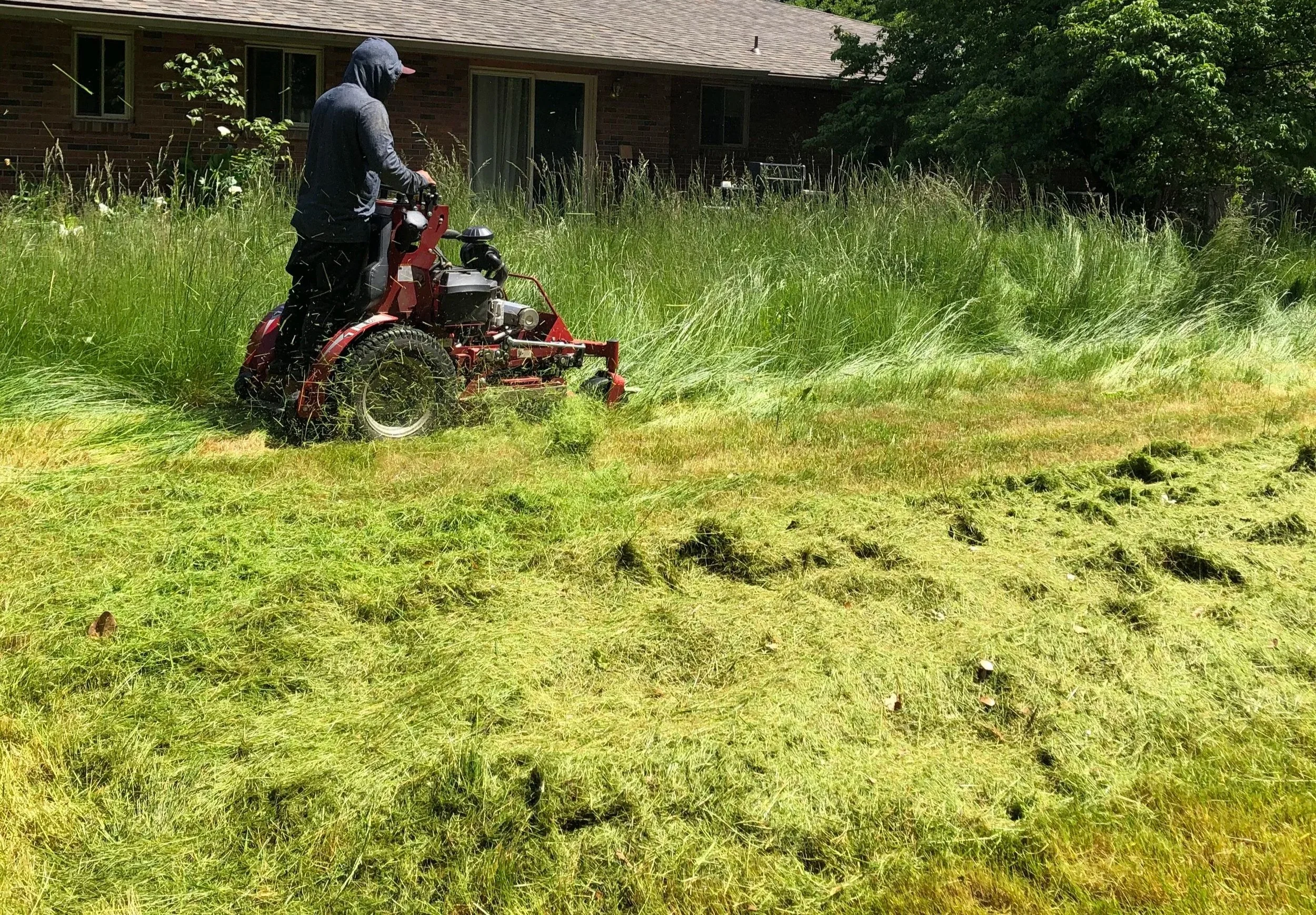 COMMERCIAL LAWN MOWING