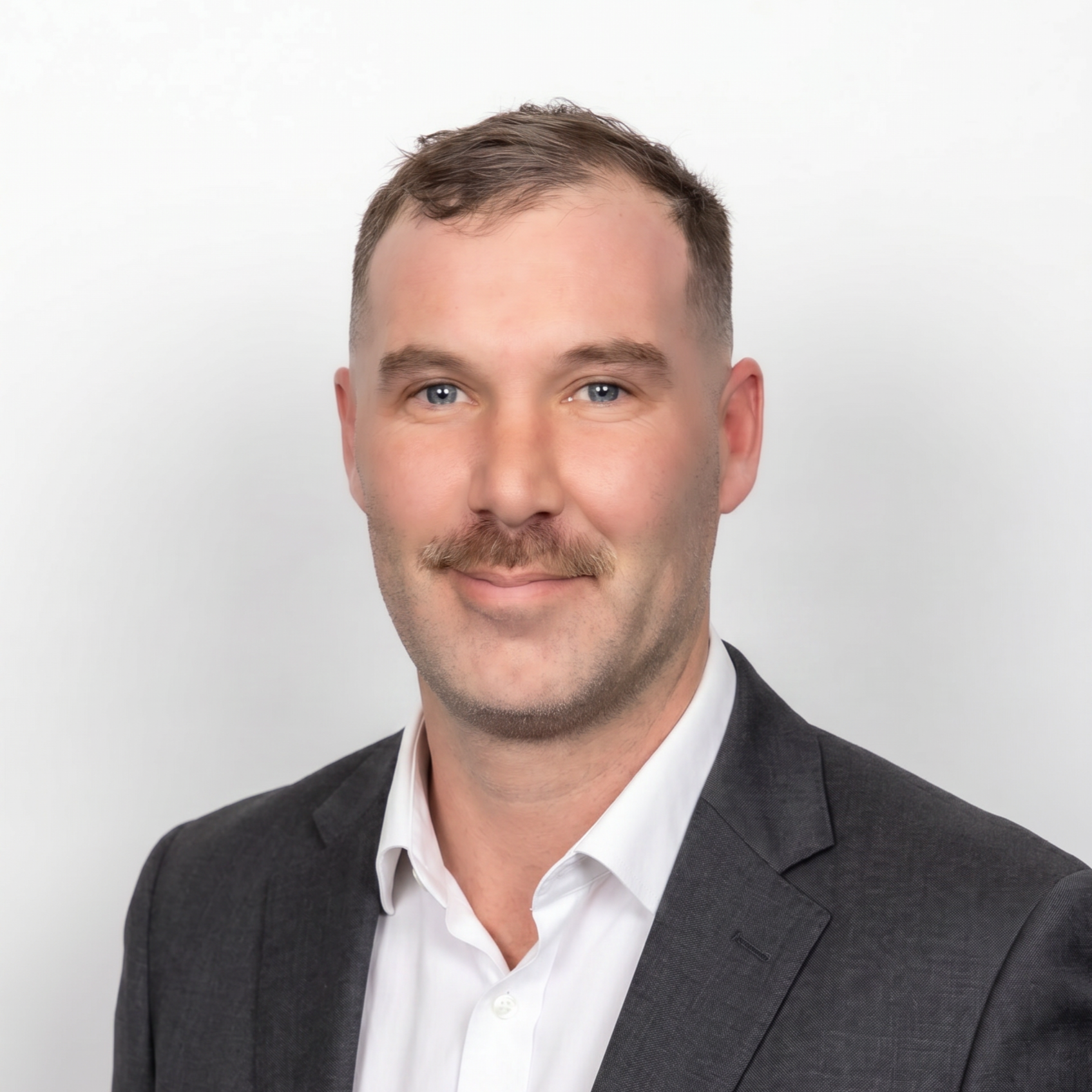 Nick, Senior Site Manager of MAKO Commercial
