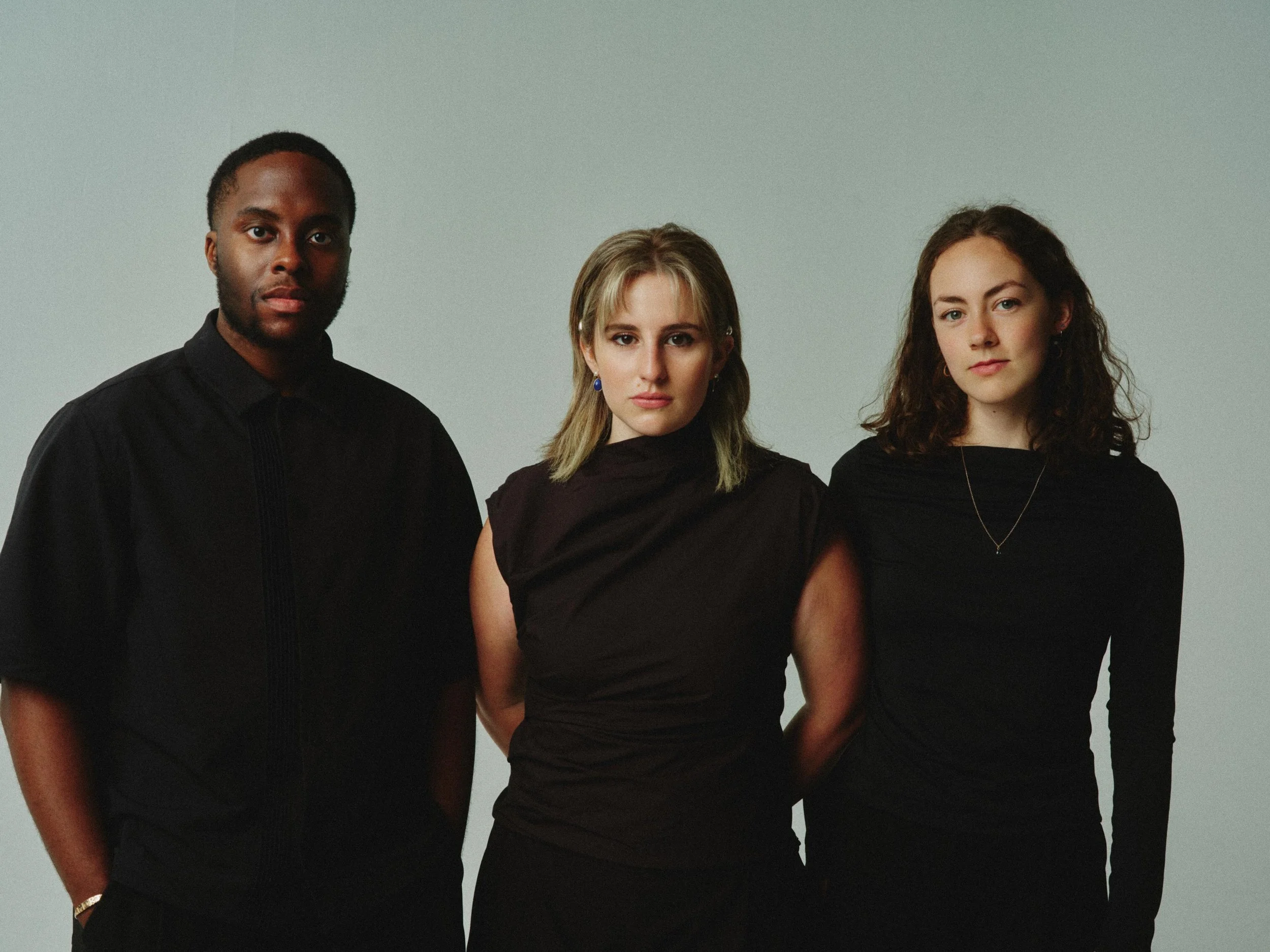 ! UPCOMING CONCERT &iexcl;

Join us on 5th July at 11.15am in Oxford&rsquo;s Holywell Music Room for a morning of Mozart, Bruch and Bartok. 

Link to tickets is in our bio 

📷 @pappedbypercy 

#classicalmusic #oxford #trio #whatson #aeraensemble
