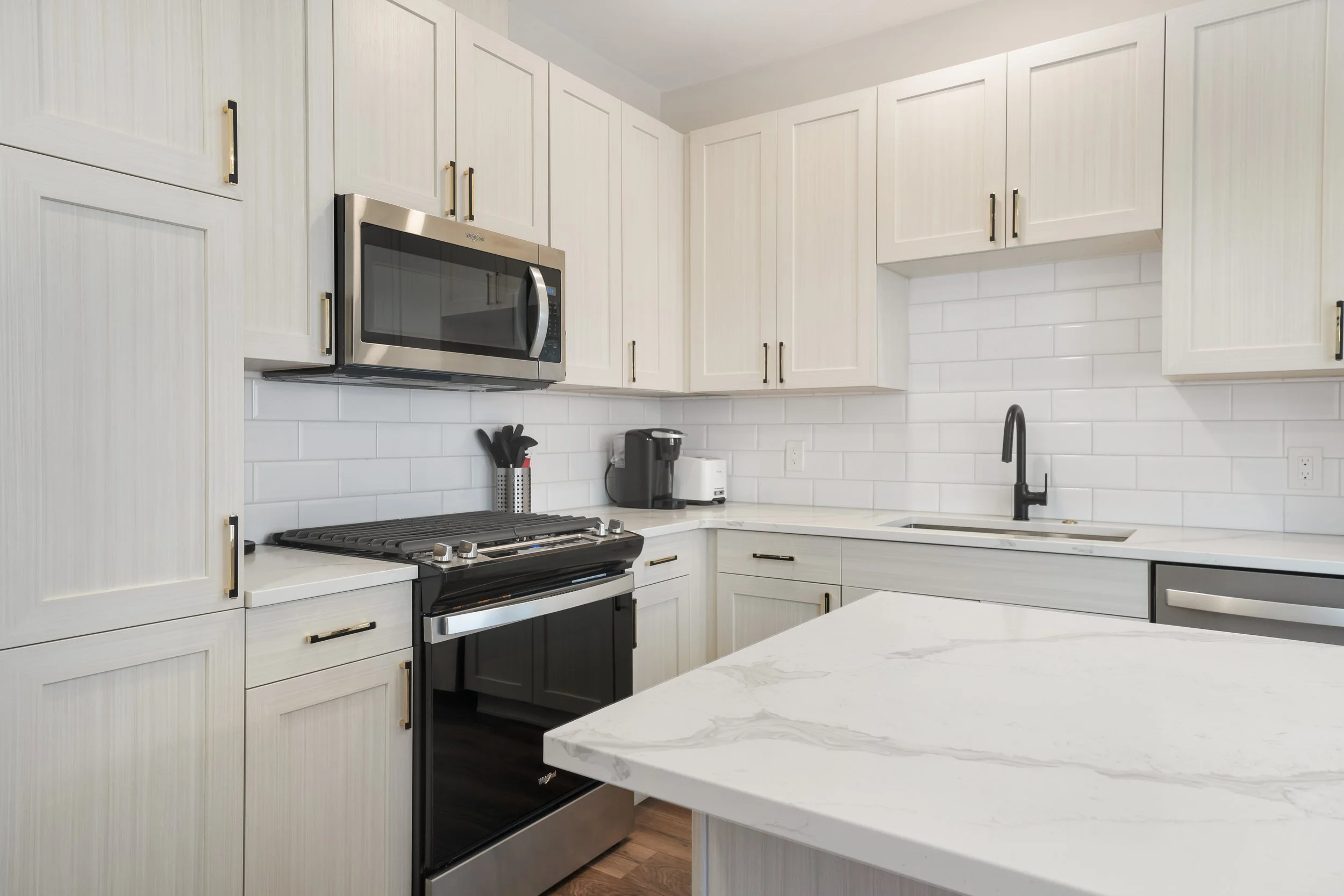 1898 S Williams St(MLS)-6.jpg