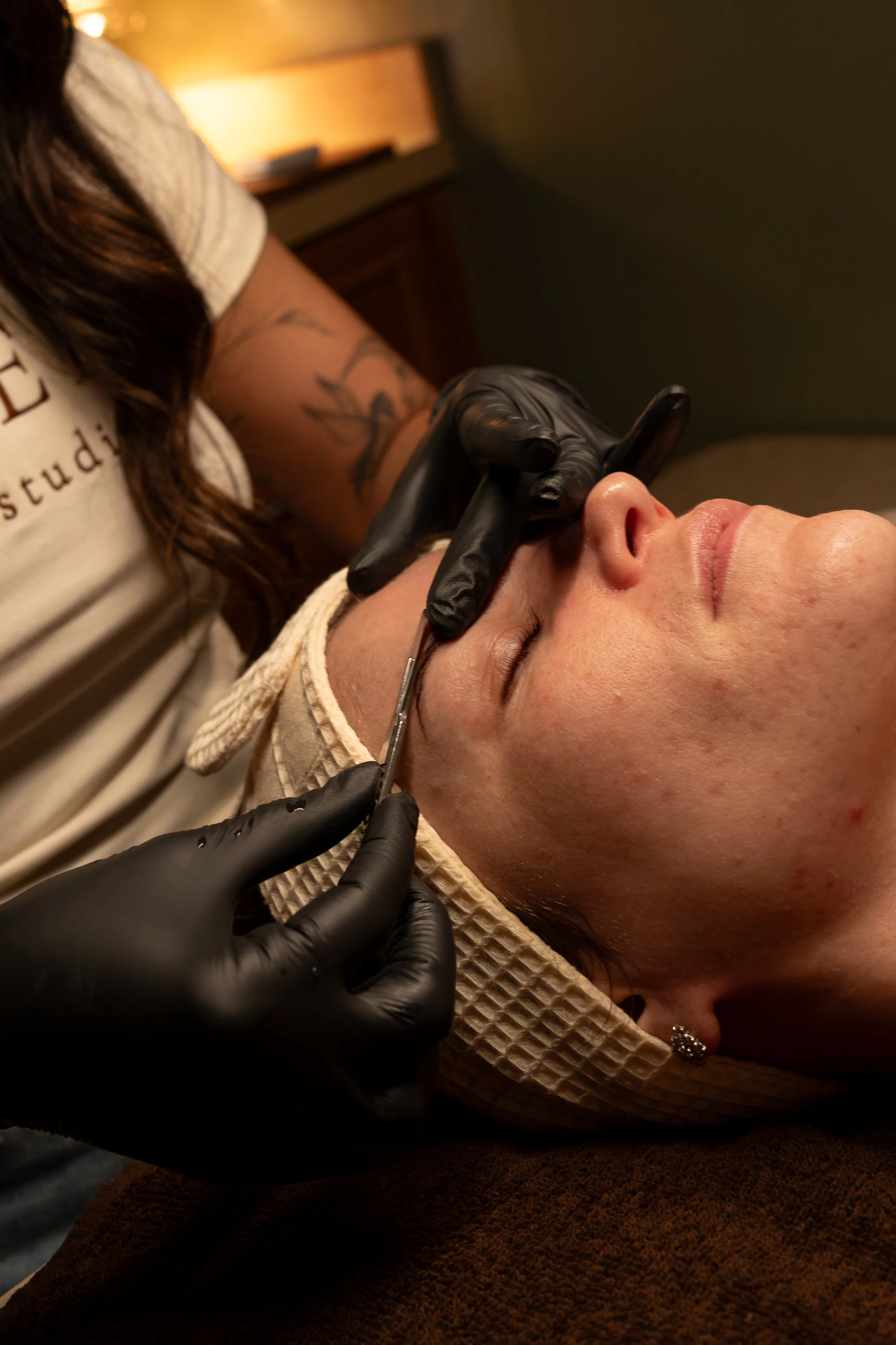 skincare tampa, facials tampa, tampa esthetician, dermaplaning near me, facials near me, tampa med spa, tampa facials. facial near me. dermplaning service near me. what is dermaplaning. should i get dermplaning. is dermaplaning good for my skin.
