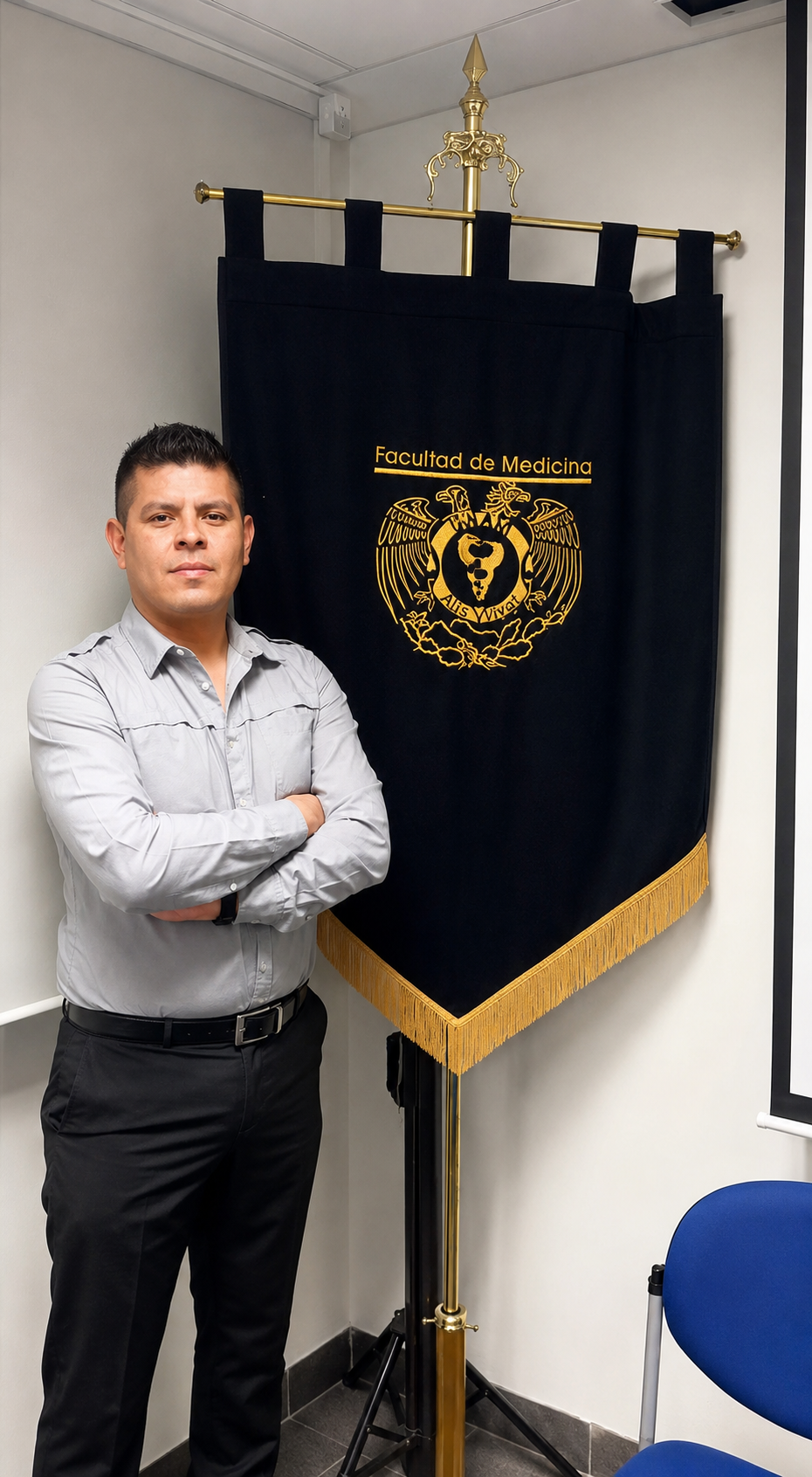 Dr. Romero, médico especialista en Traumatología y Ortopedia en Mexicali, egresado de la Facultad de Medicina.