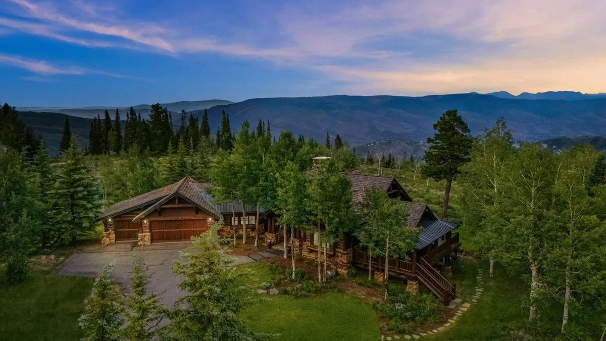 Colorado mountain landscape highlighting the beauty of Vail Valley and the lifestyle represented by Danielle Huidekoper, LIV Sotheby's International Realty.