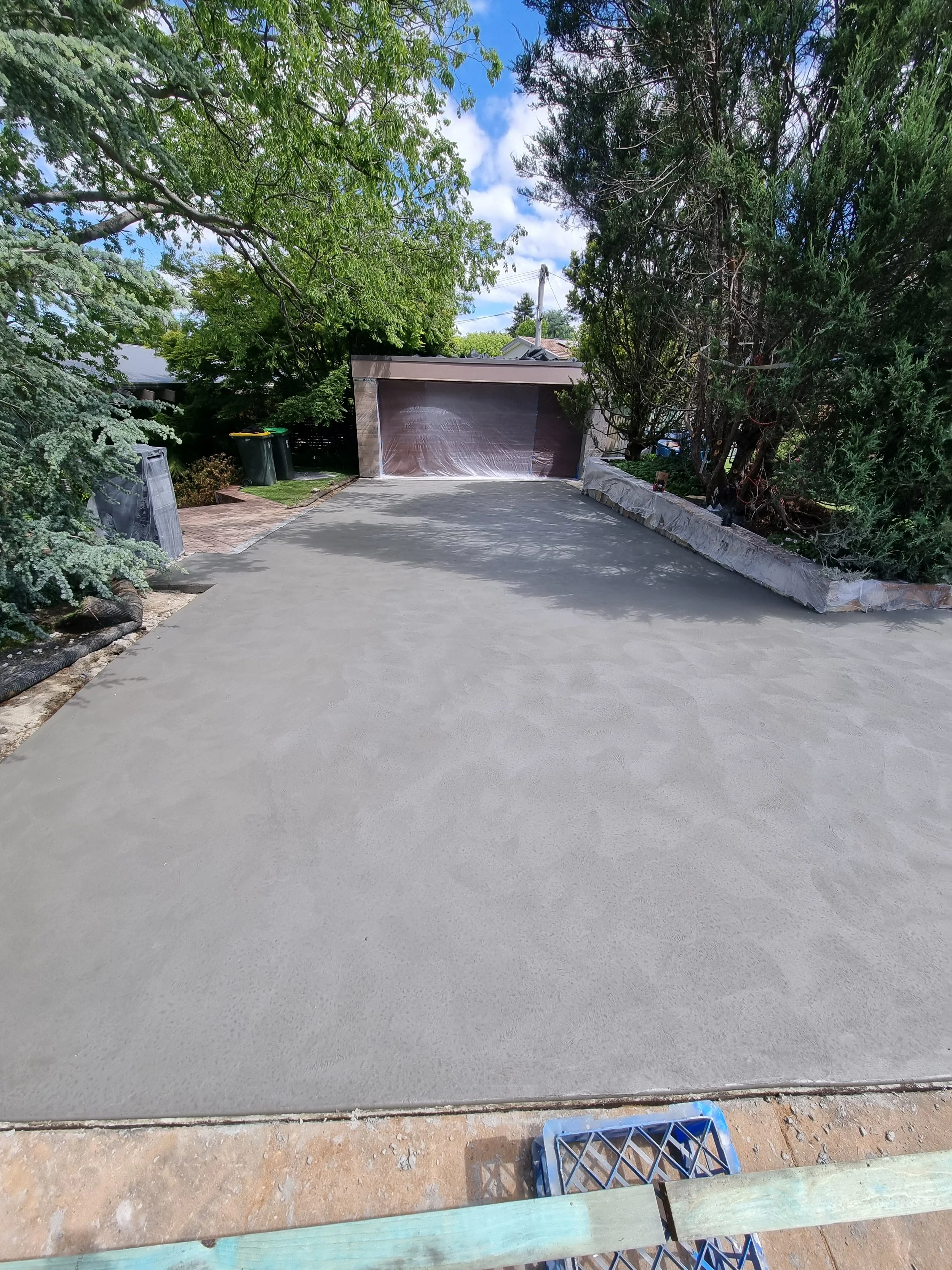 New concrete driveway in Latham ACT by Alford Concreting