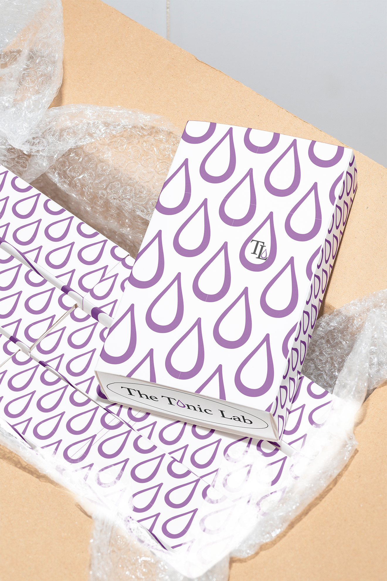 Bendito_Mockup-M&B-Free-Box-03.png