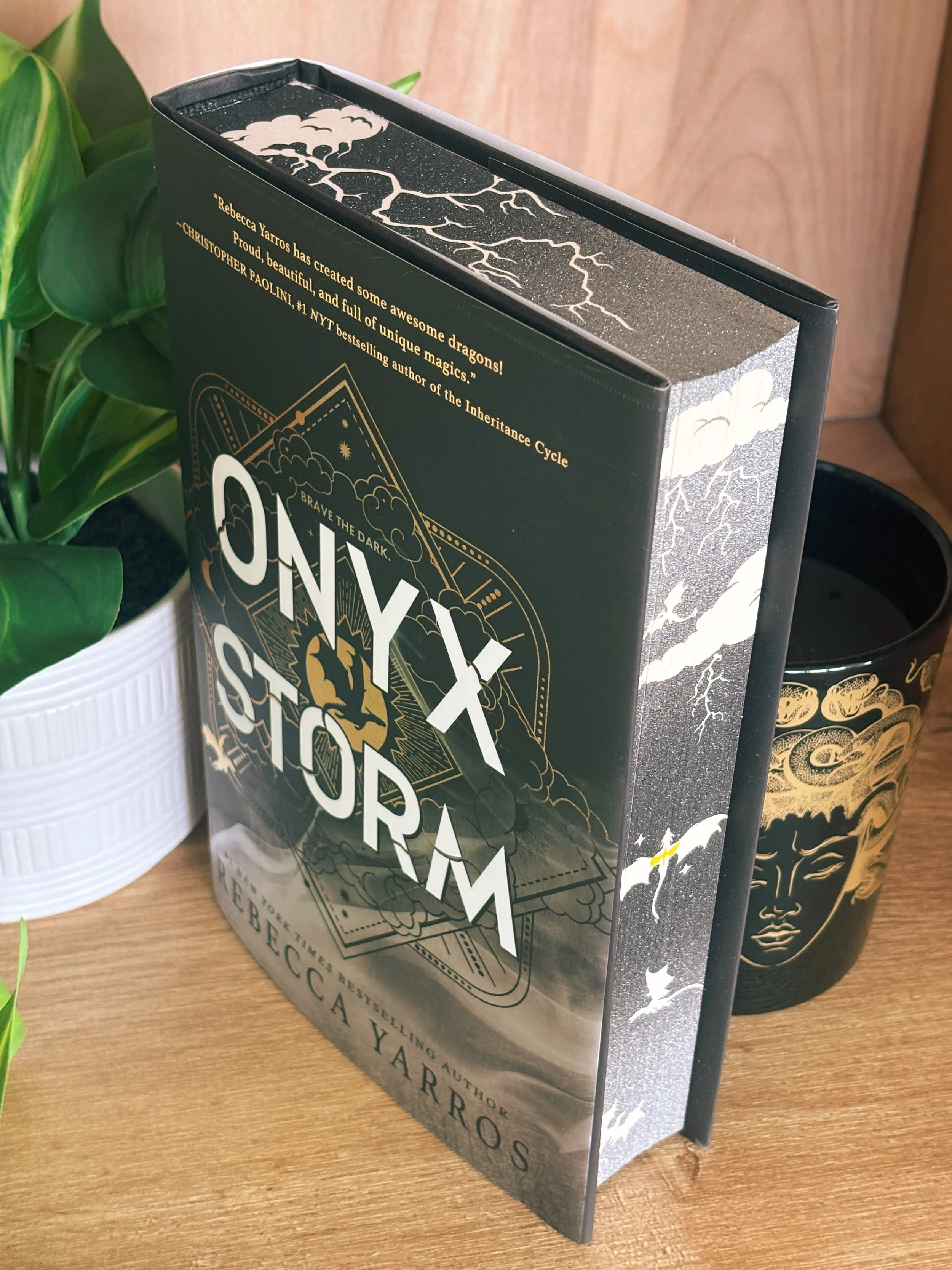 Onyx Storm by Rebecca Yarros Sprayed Edge