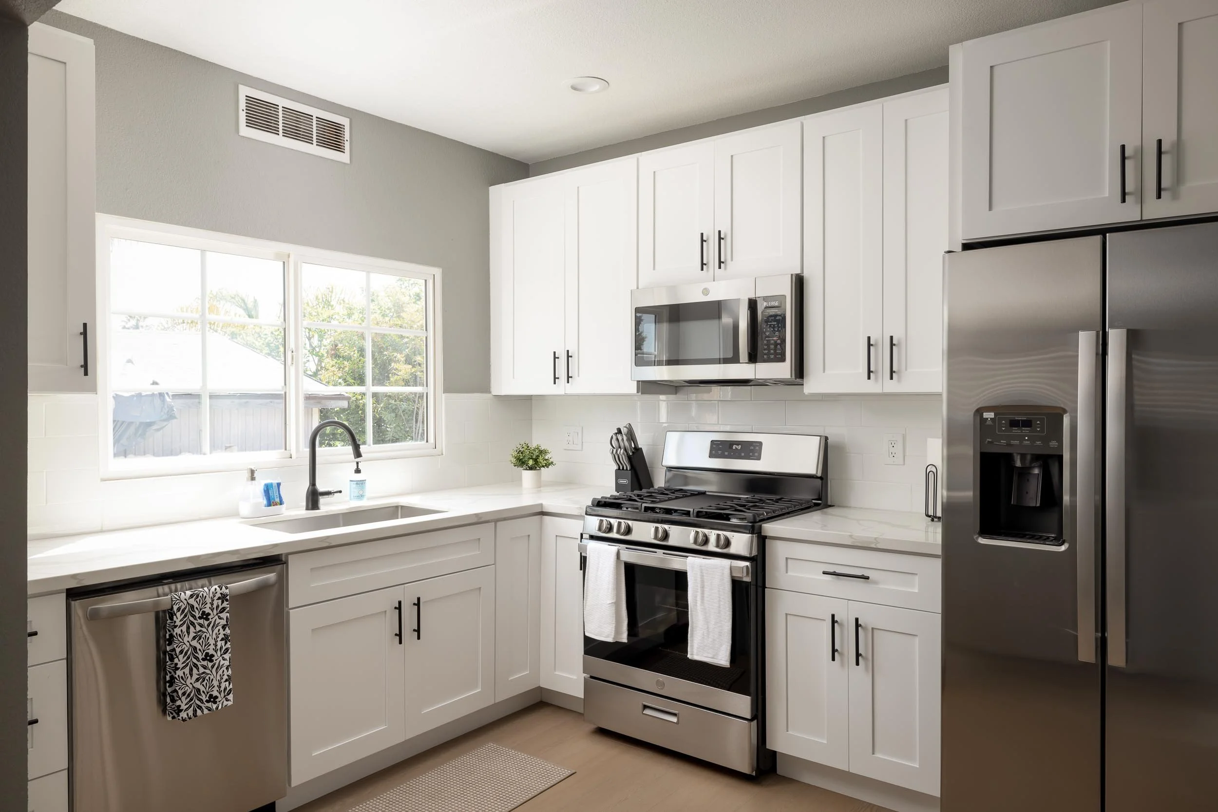 3038 Valle Ave - WEB + MED RES-18.jpg