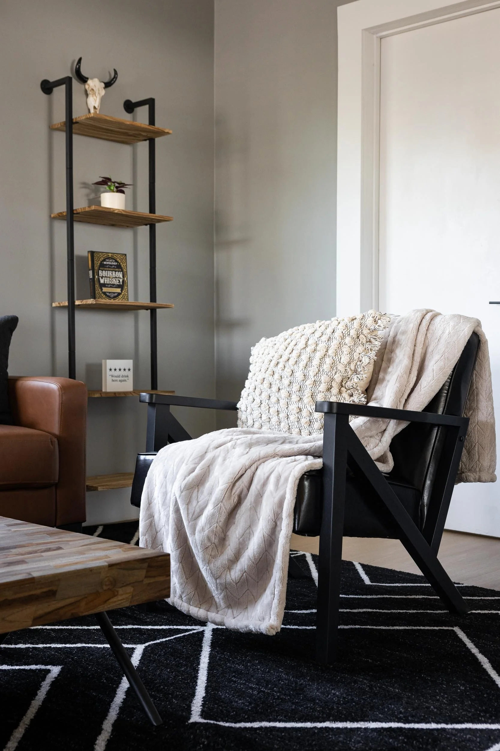 3038 Valle Ave - WEB + MED RES-31.jpg