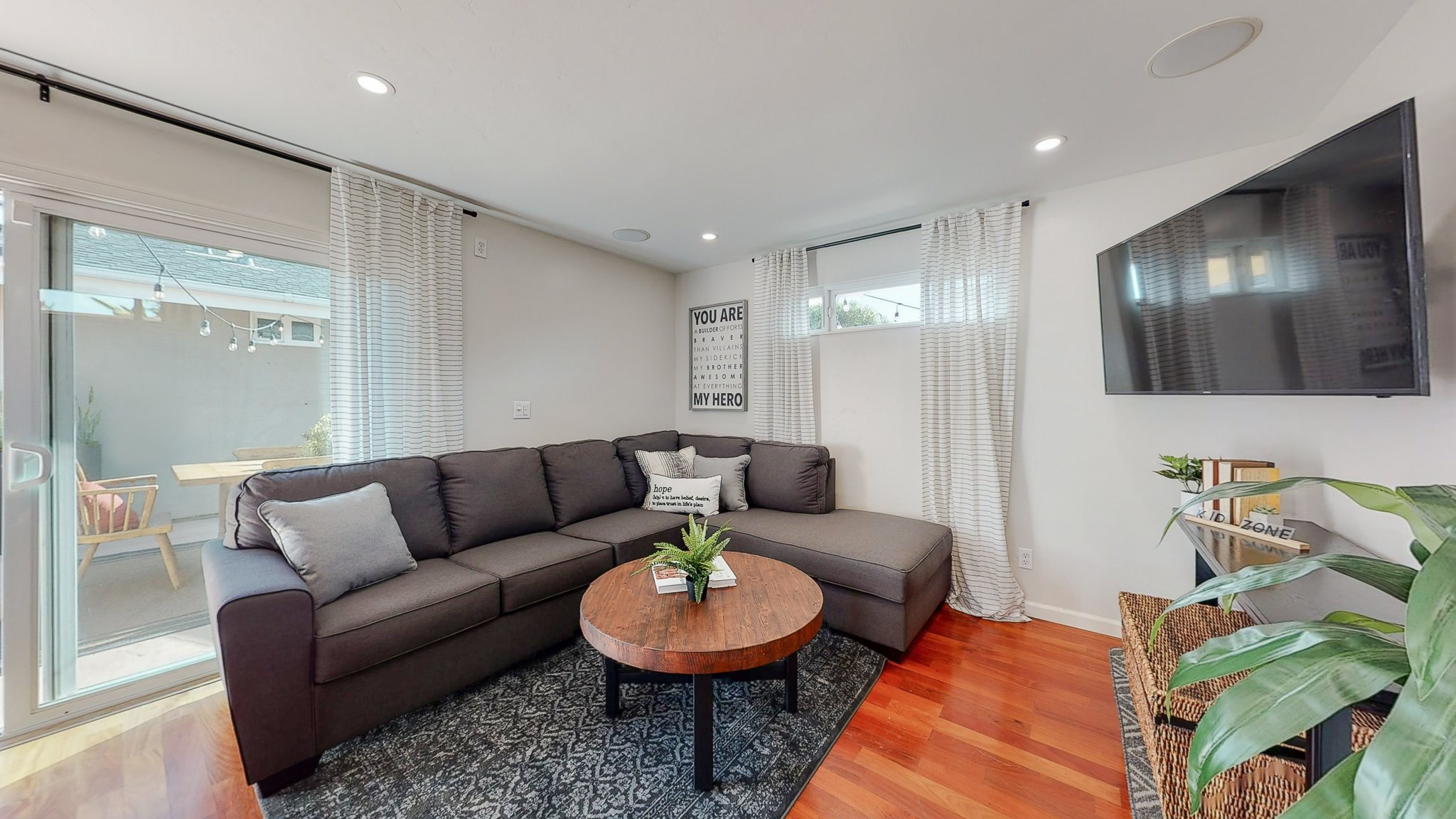 Carnegie-FamilyRm5.jpg