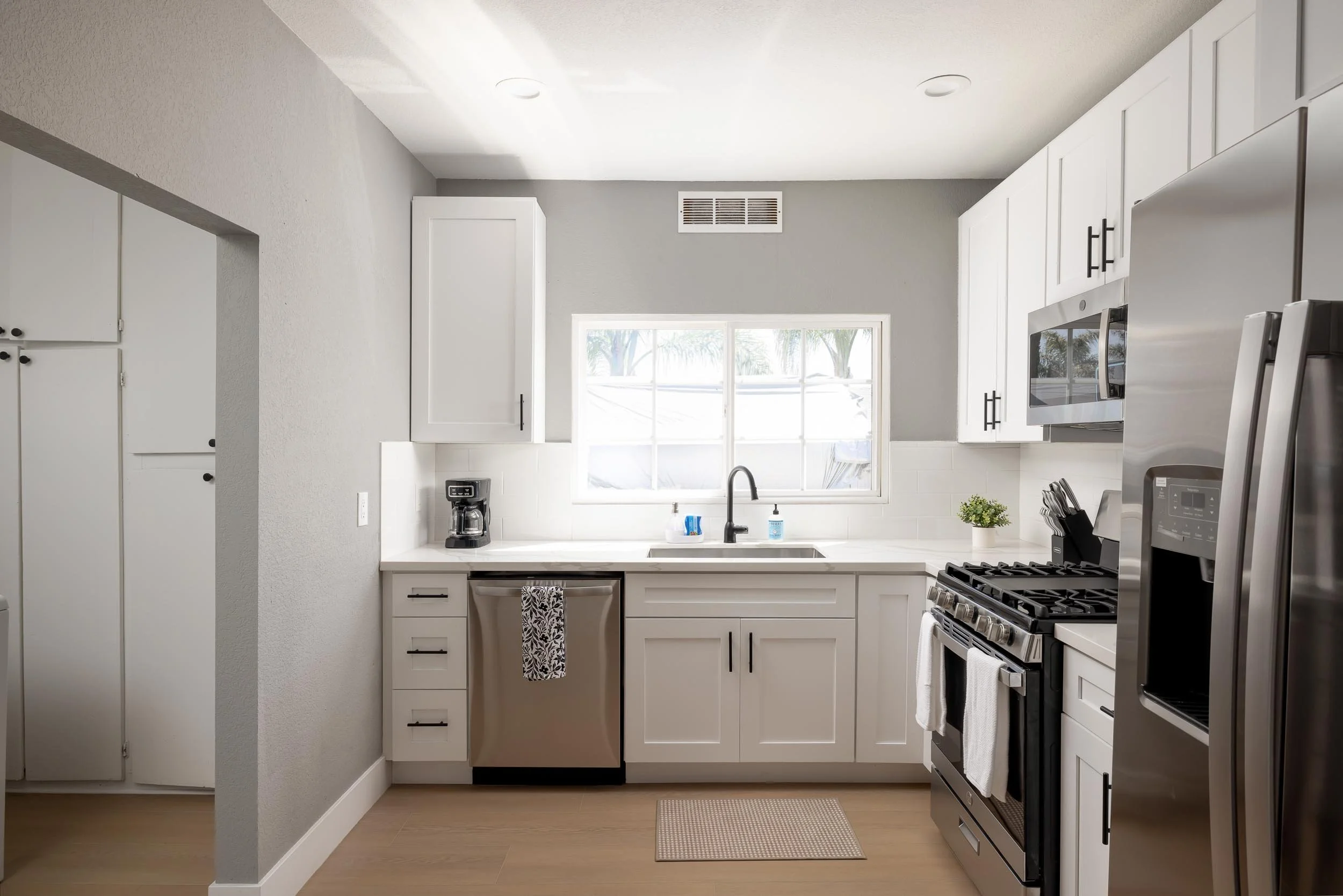 3038 Valle Ave - WEB + MED RES-16.jpg